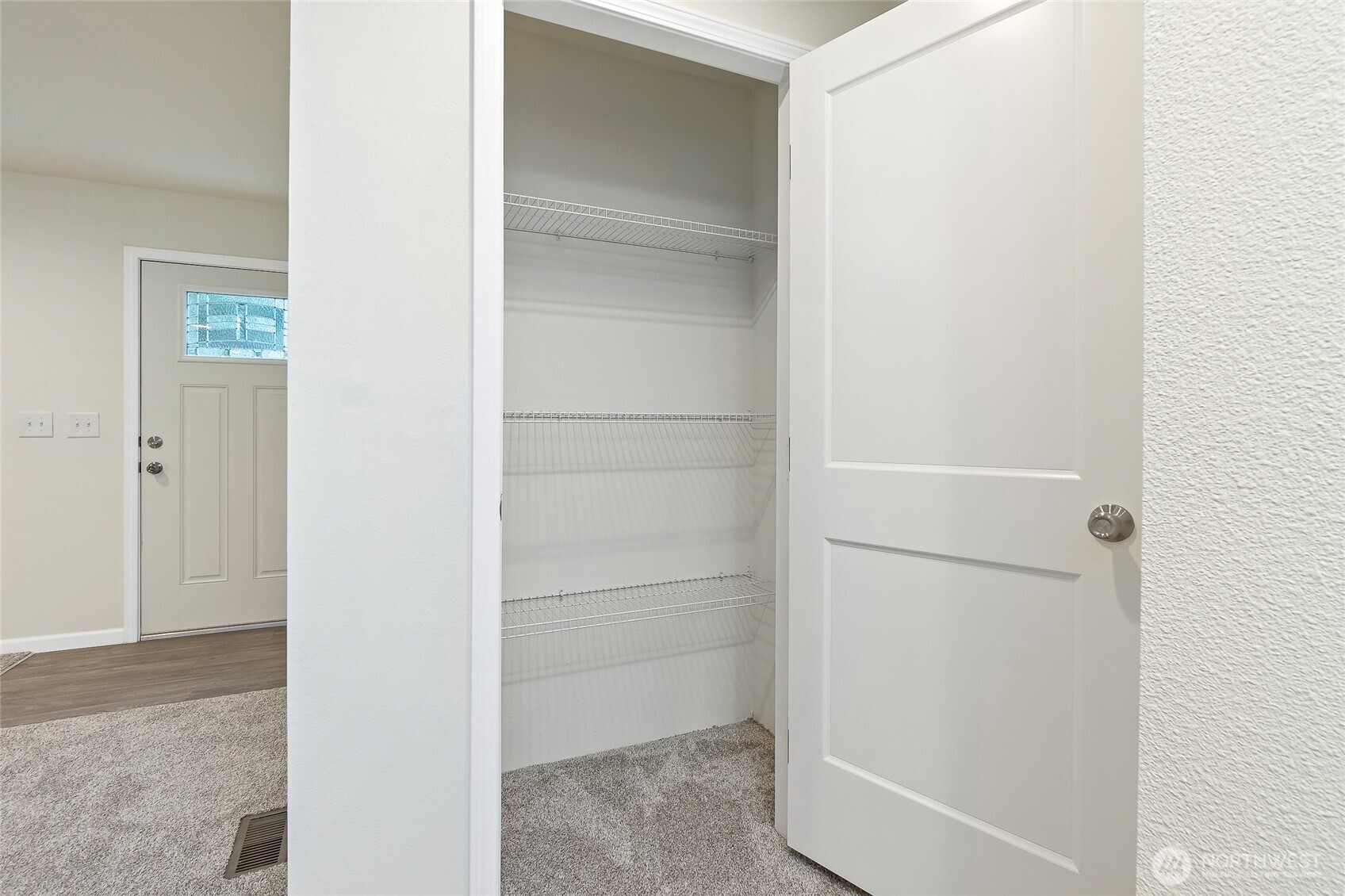17005 Linden Court Property Photo 8