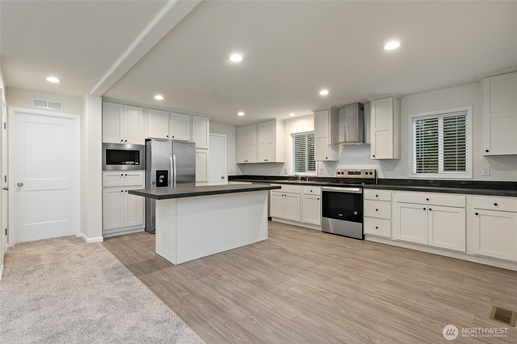 17005 Linden Court Property Photo 10