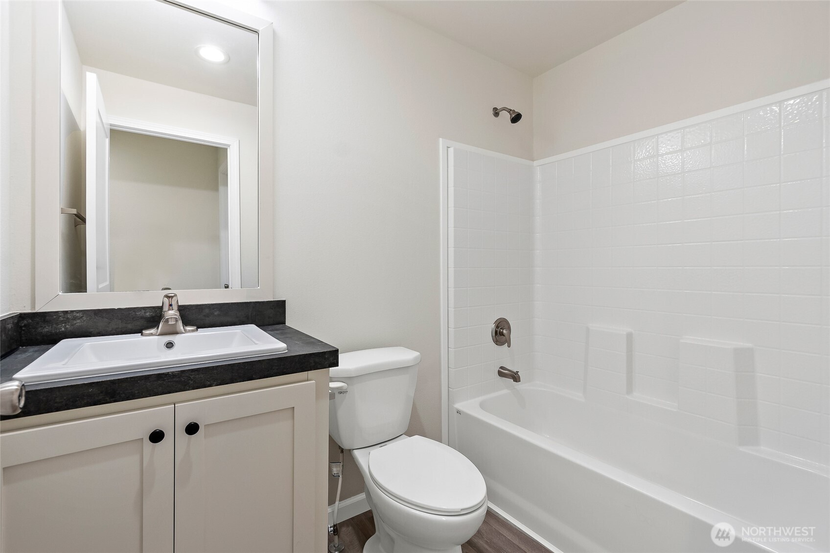 17005 Linden Court Property Photo 25