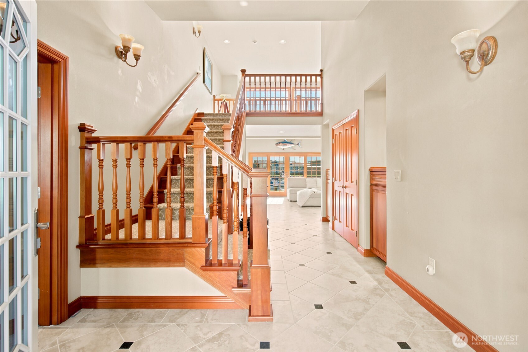 3640 S Shorewood Avenue Property Photo 6