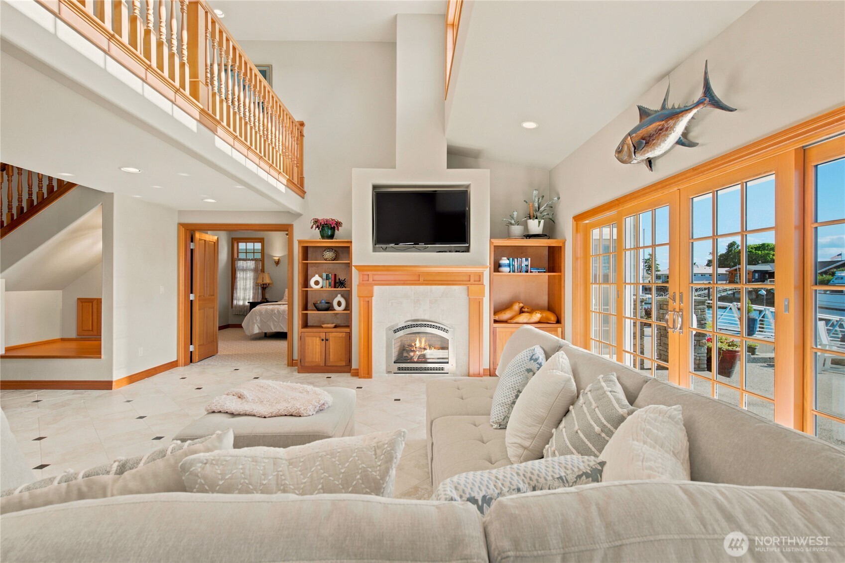3640 S Shorewood Avenue Property Photo 9