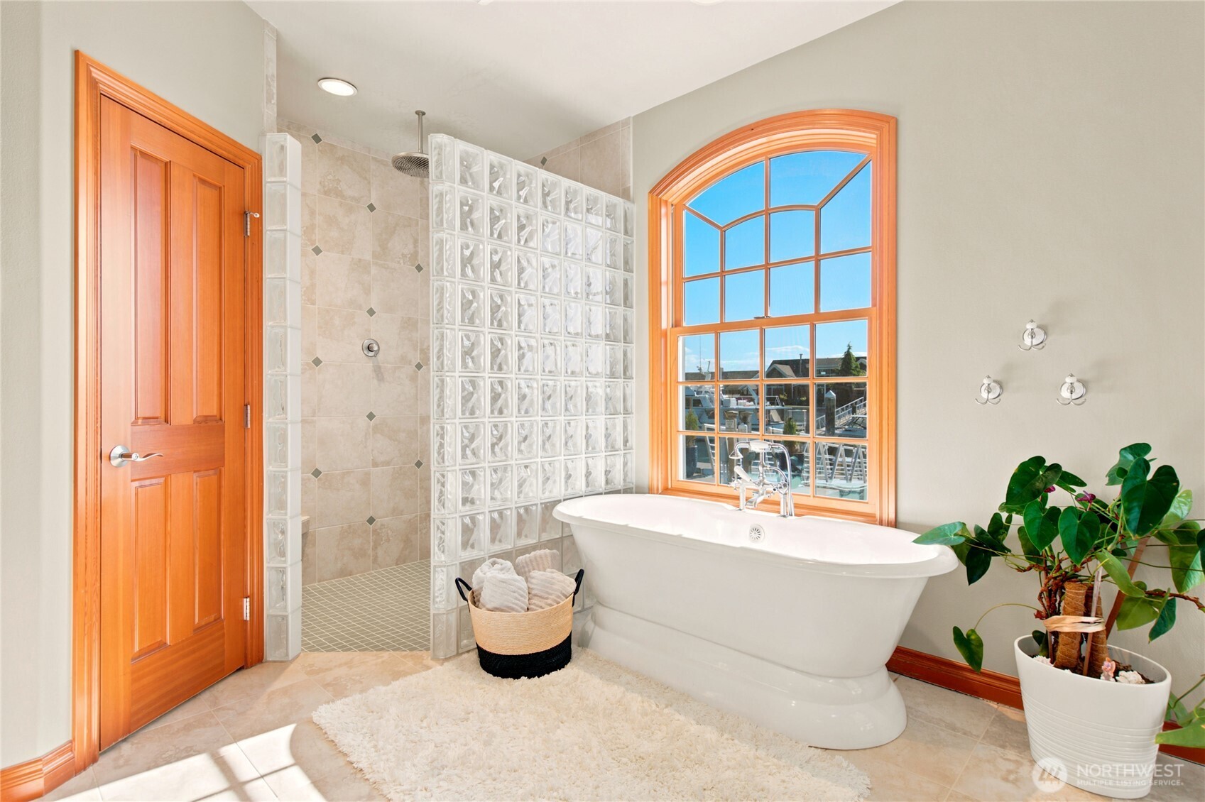 3640 S Shorewood Avenue Property Photo 22