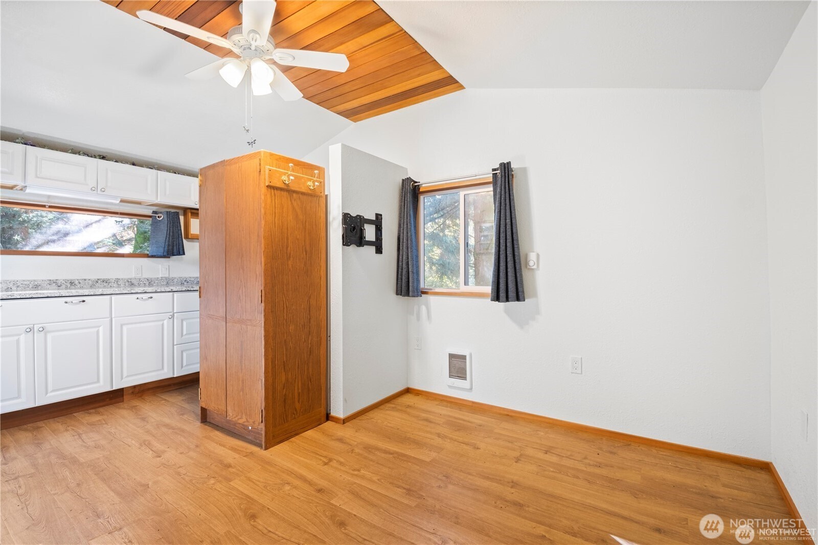 14310 200th Avenue Property Photo 10