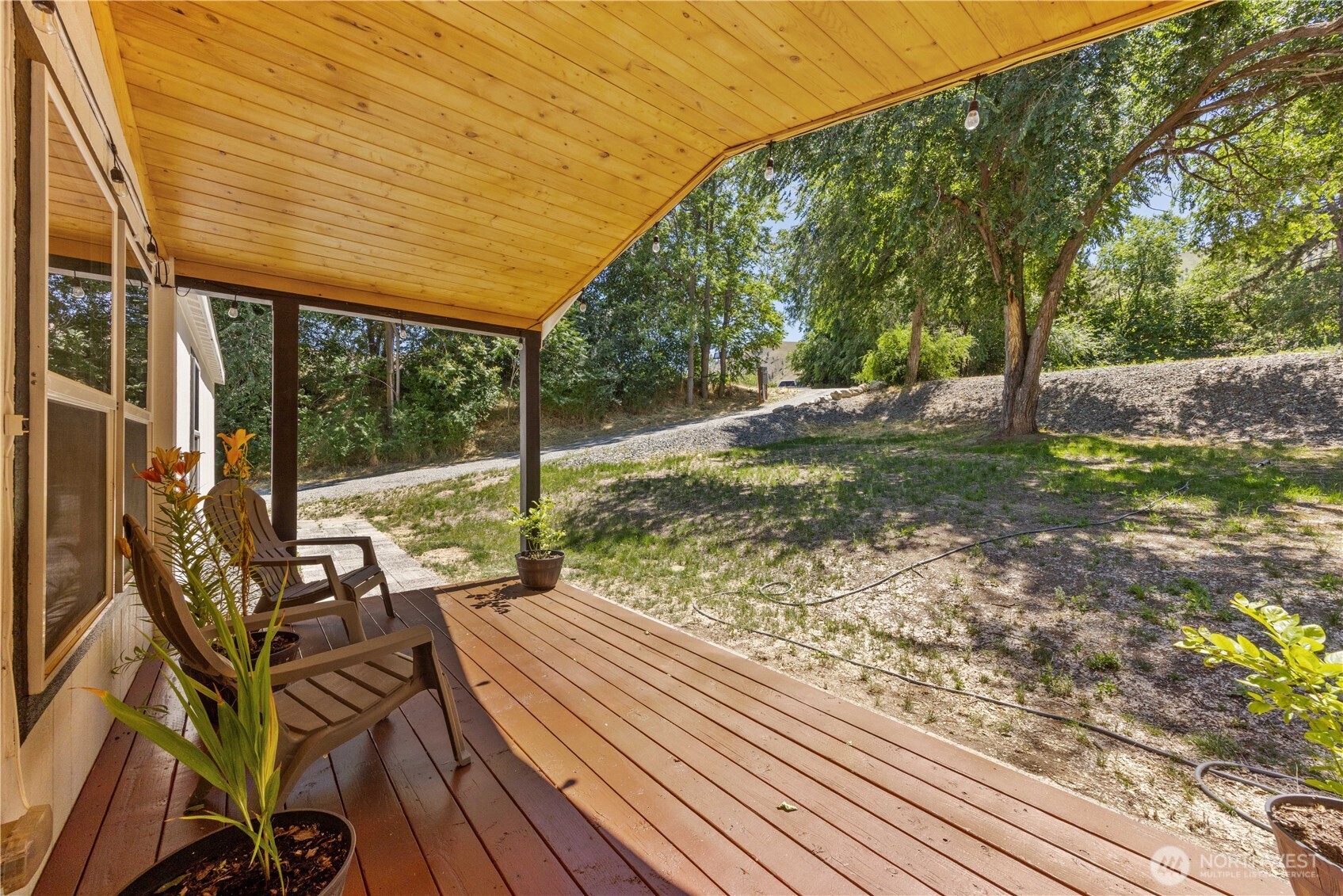 329 E Franklin Street Property Photo 1