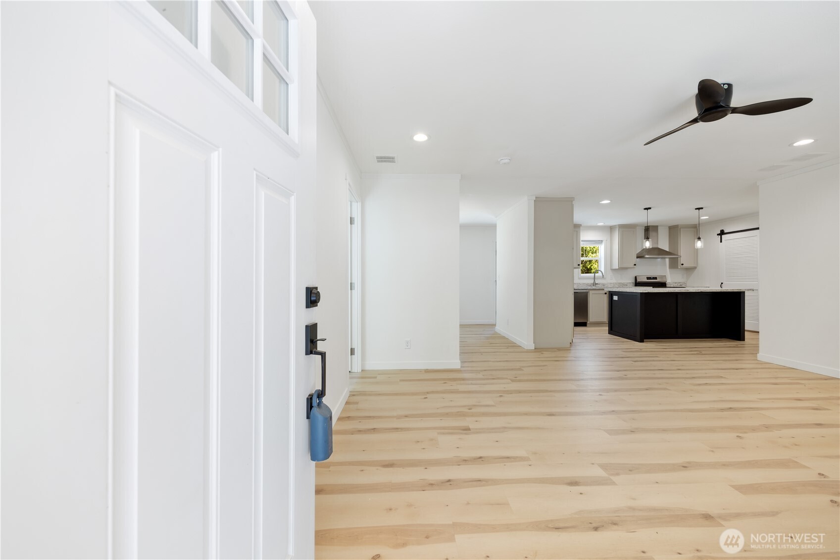 329 E Franklin Street Property Photo 4