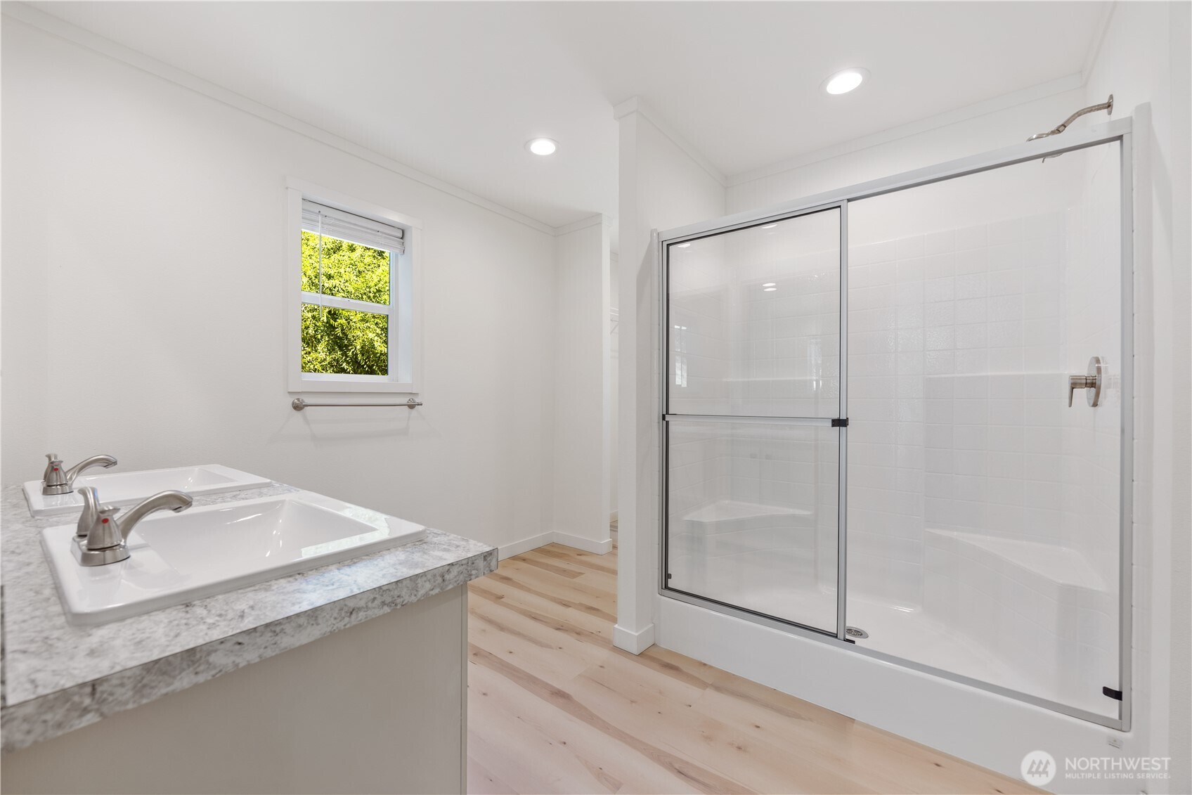 329 E Franklin Street Property Photo 15