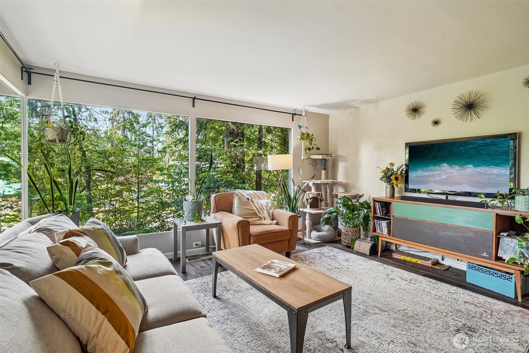 19604 10th Avenue Property Photo 7