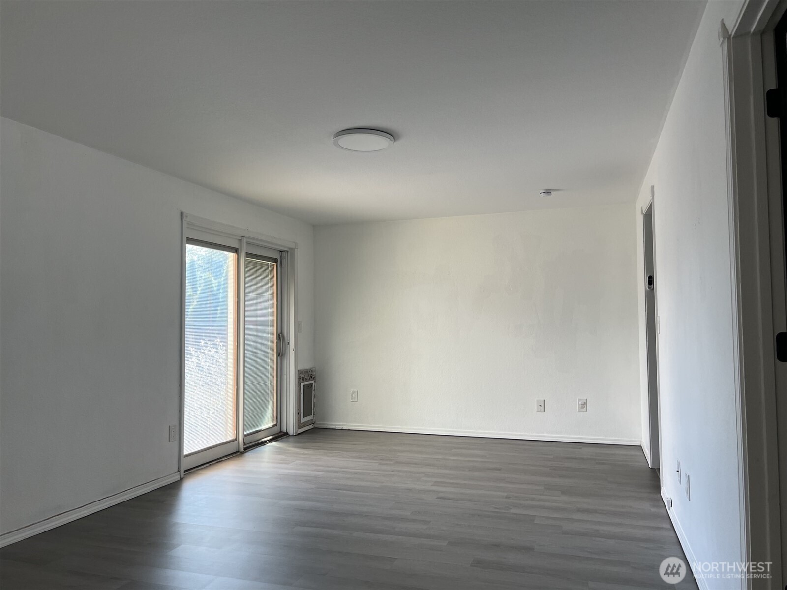 1124 Pinedrop Loop Property Photo 6