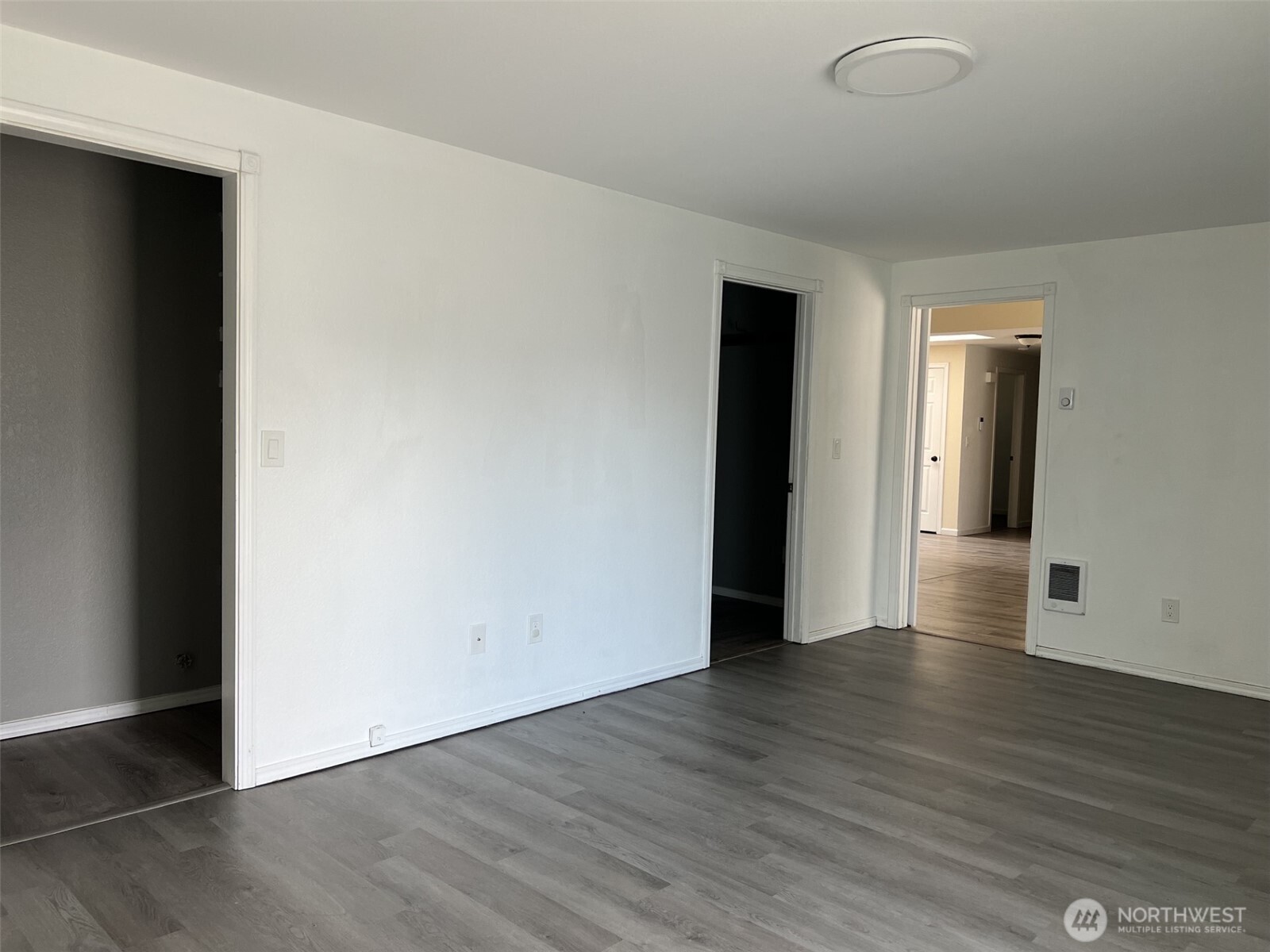 1124 Pinedrop Loop Property Photo 8
