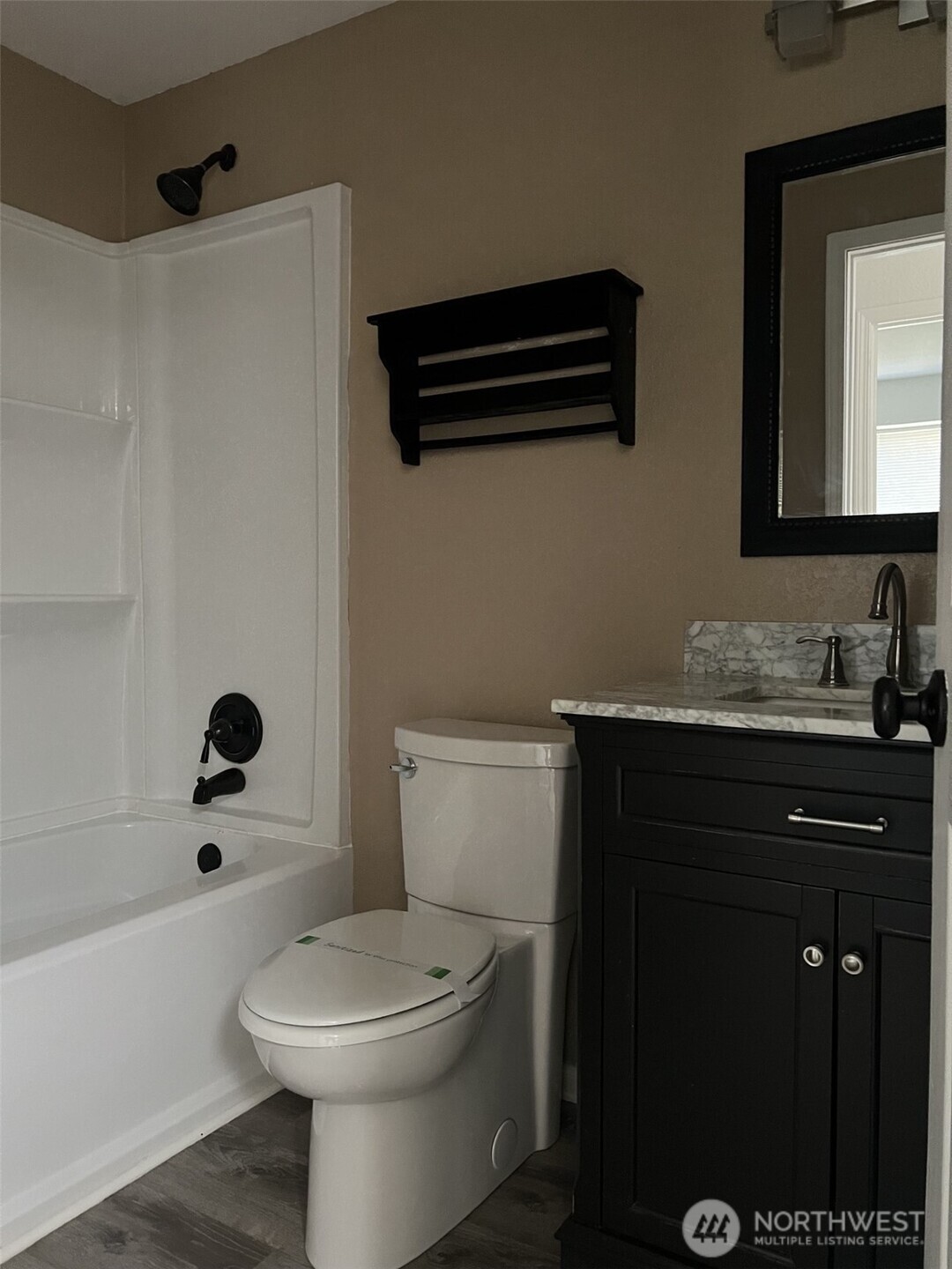 1124 Pinedrop Loop Property Photo 12