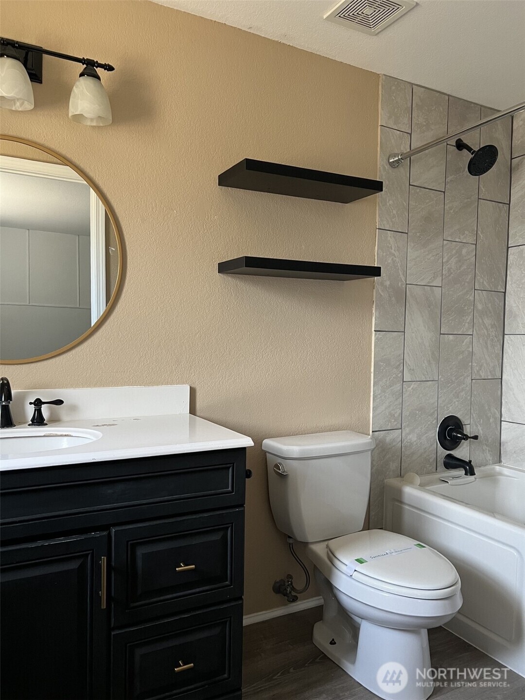 1124 Pinedrop Loop Property Photo 14