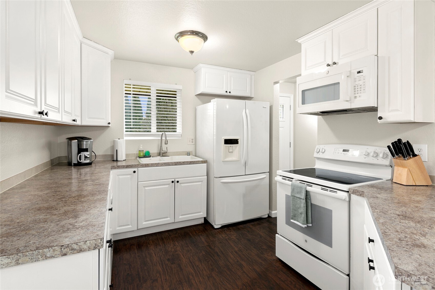 5506 64th Street Property Photo 5