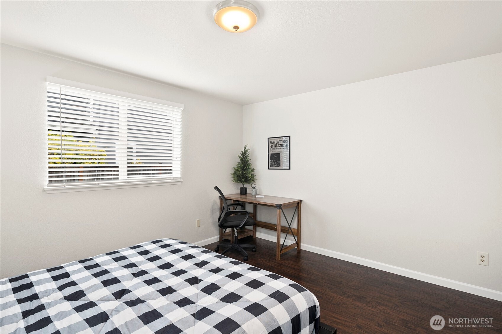 5506 64th Street Property Photo 7
