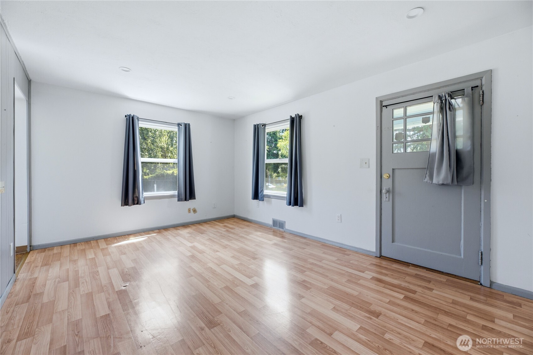 1911 E 72nd Street Property Photo 5