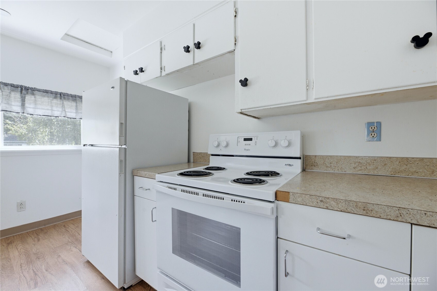 1911 E 72nd Street Property Photo 13