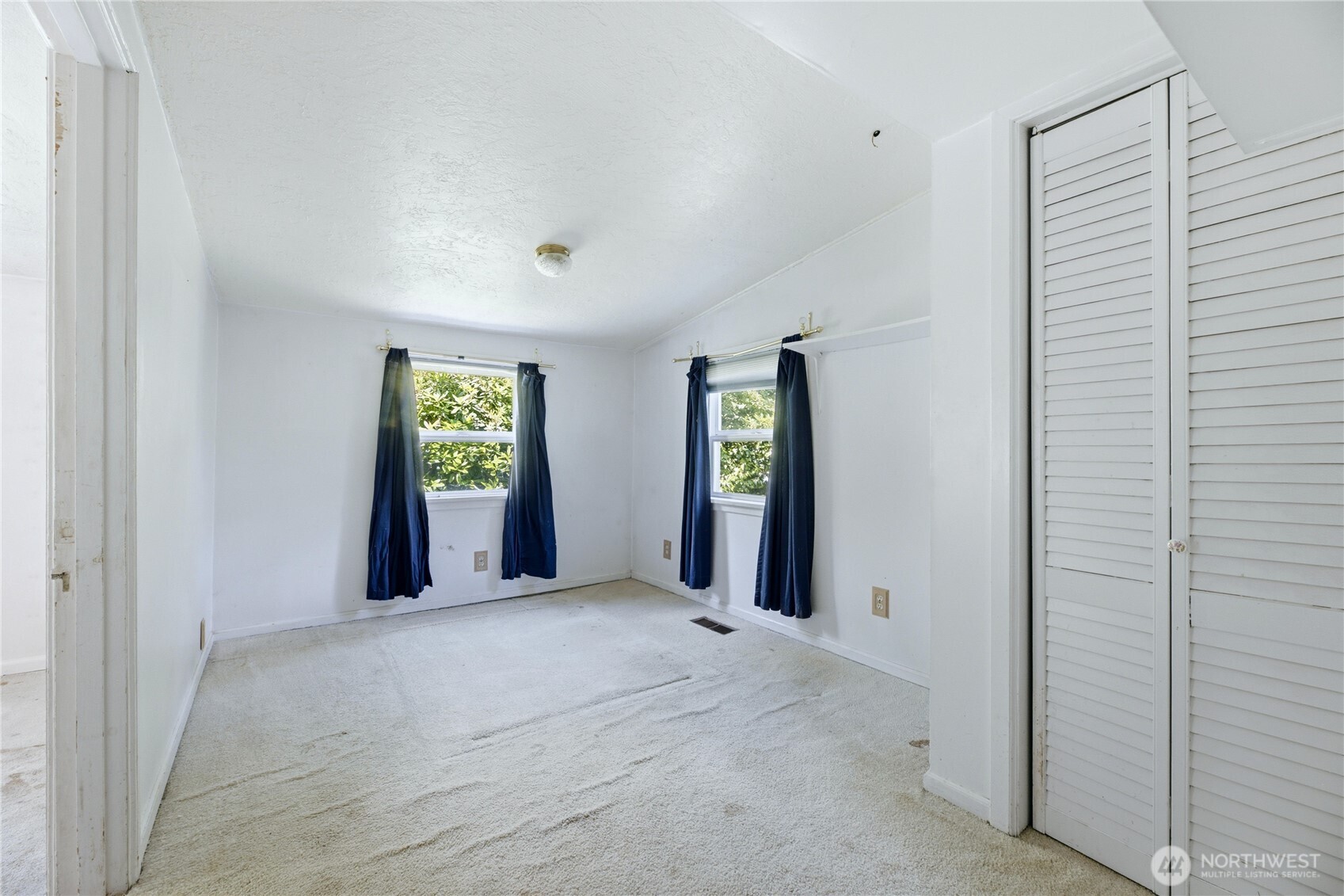 1911 E 72nd Street Property Photo 18