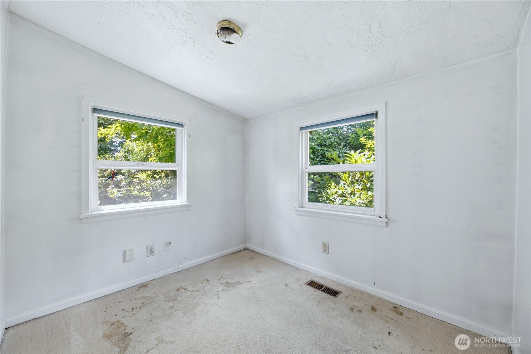 1911 E 72nd Street Property Photo 21