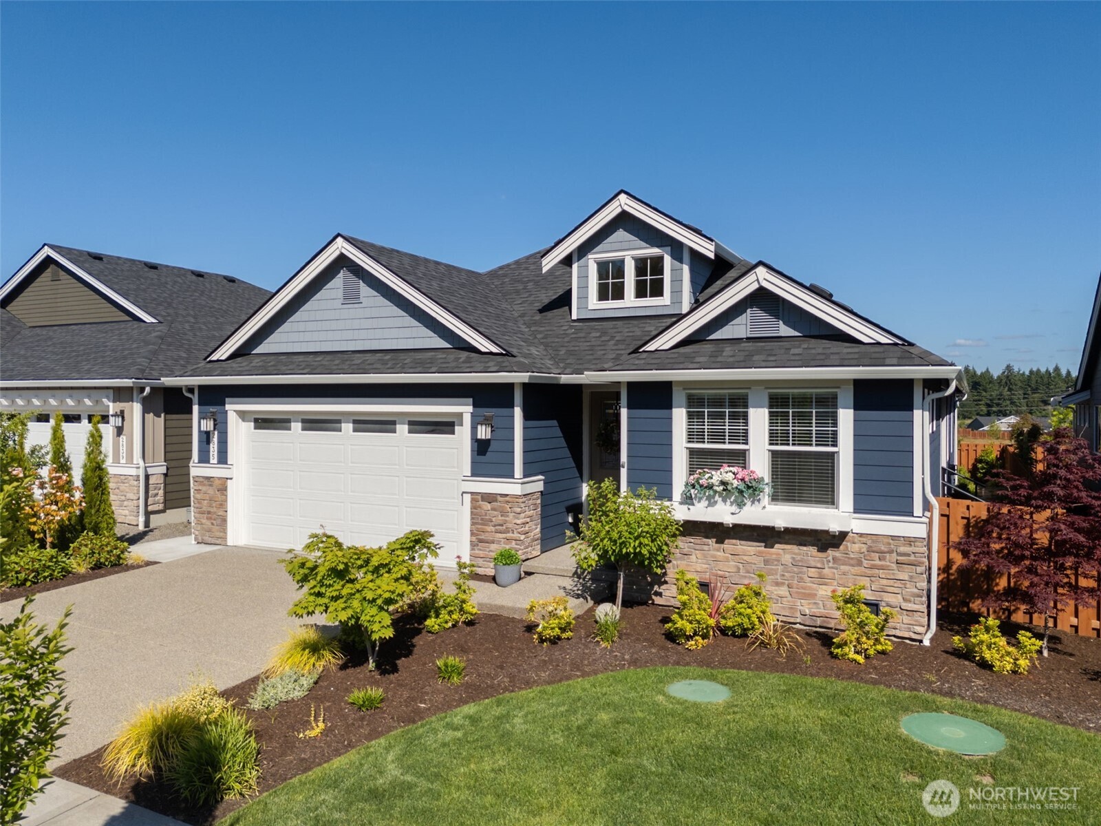 2835 Arrowroot Loop Property Photo 10