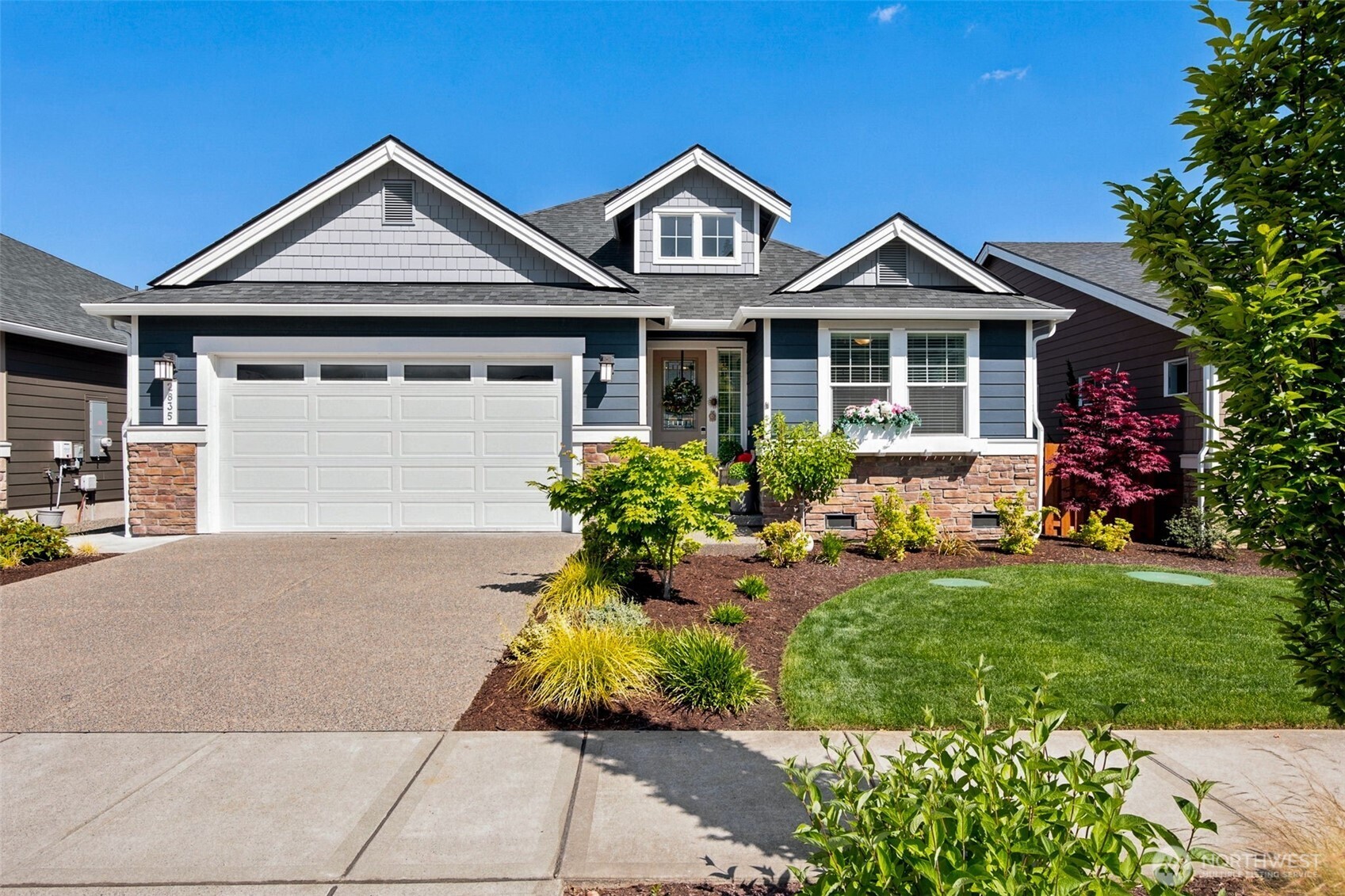 2835 Arrowroot Loop Property Photo 40