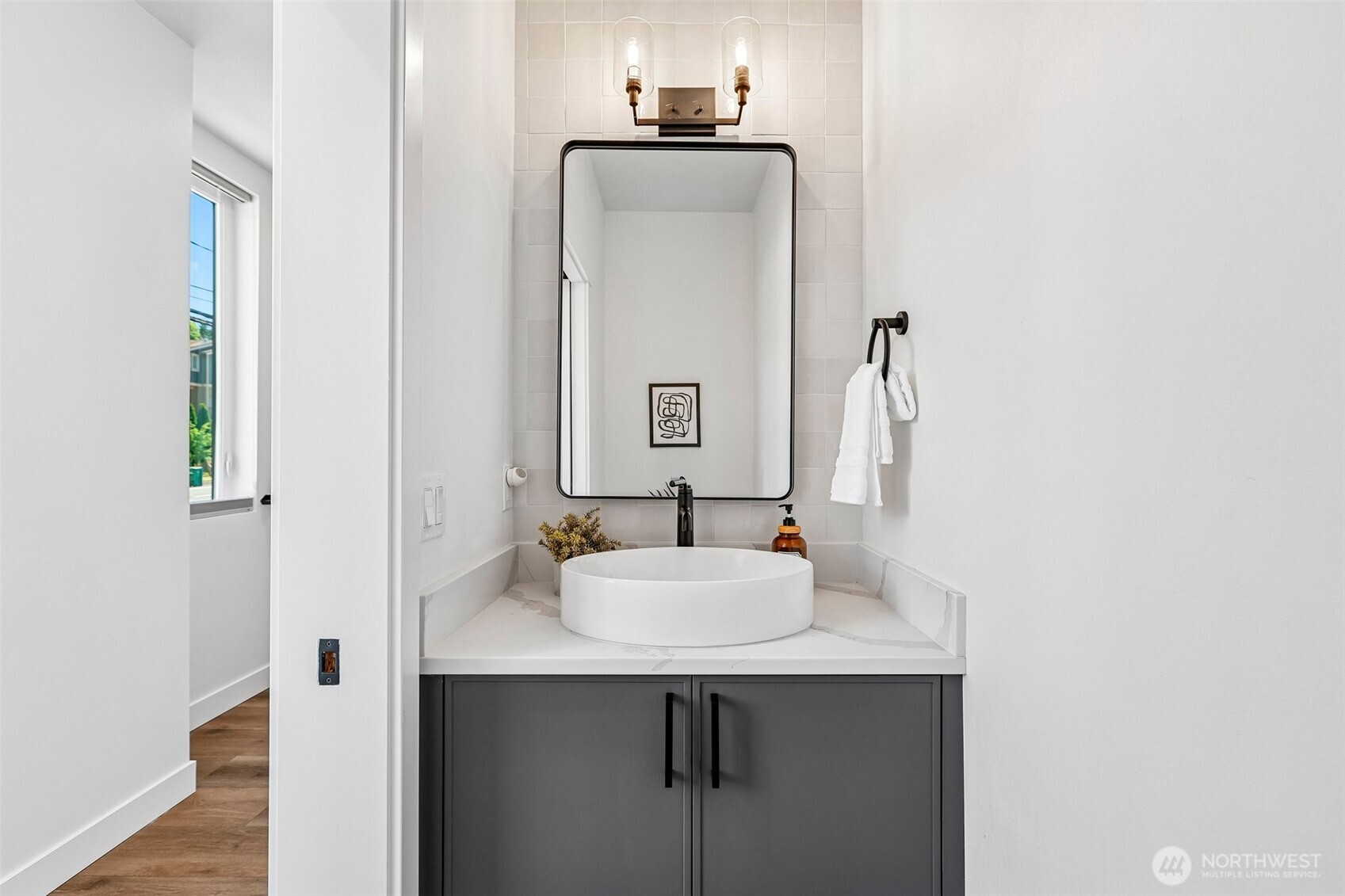 117 6th Street E Property Photo 25