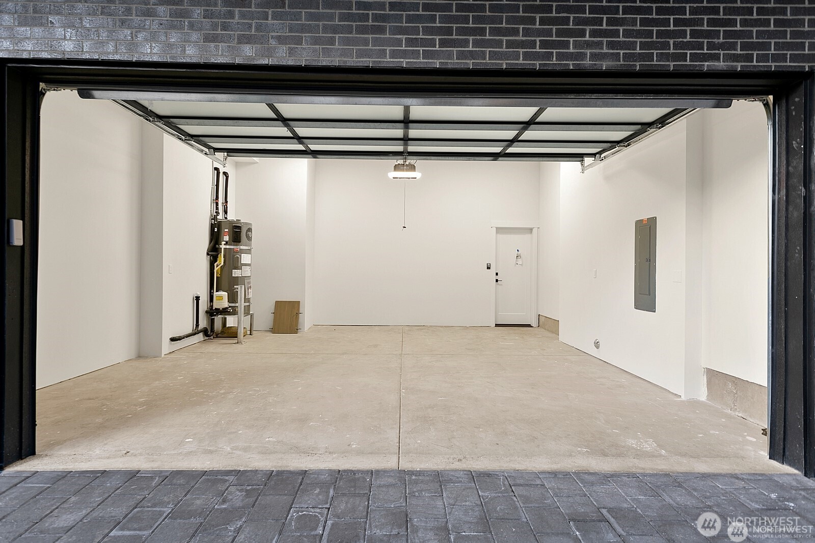 117 6th Street E Property Photo 28