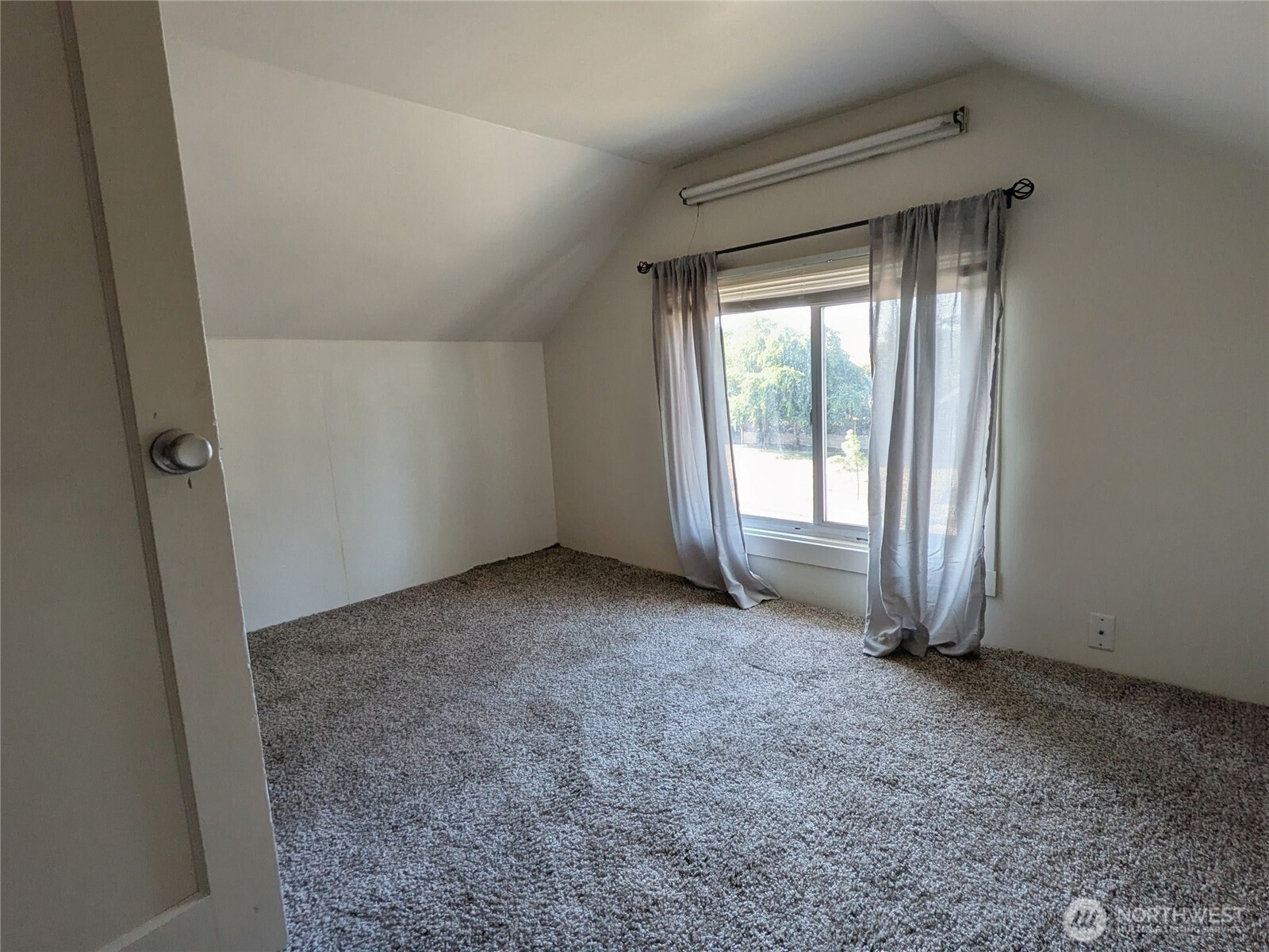 6101 Tacoma Avenue Property Photo 31