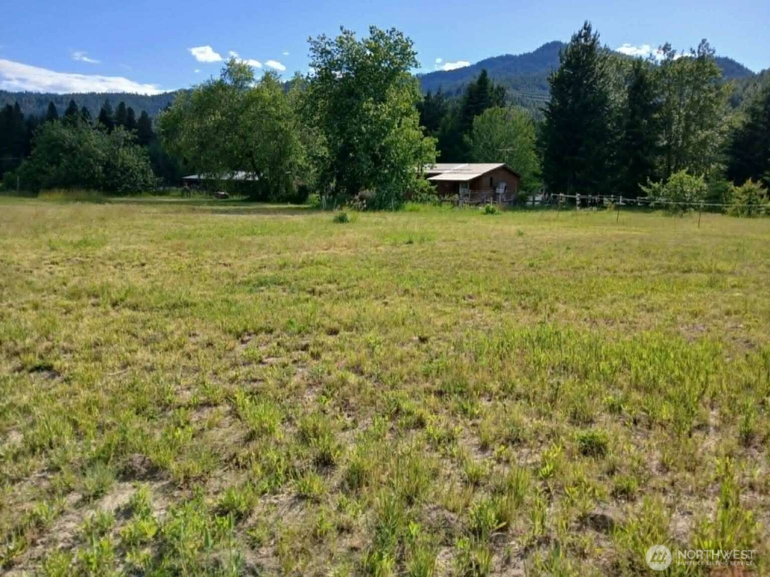 18555 Hazel Lane Property Photo 2