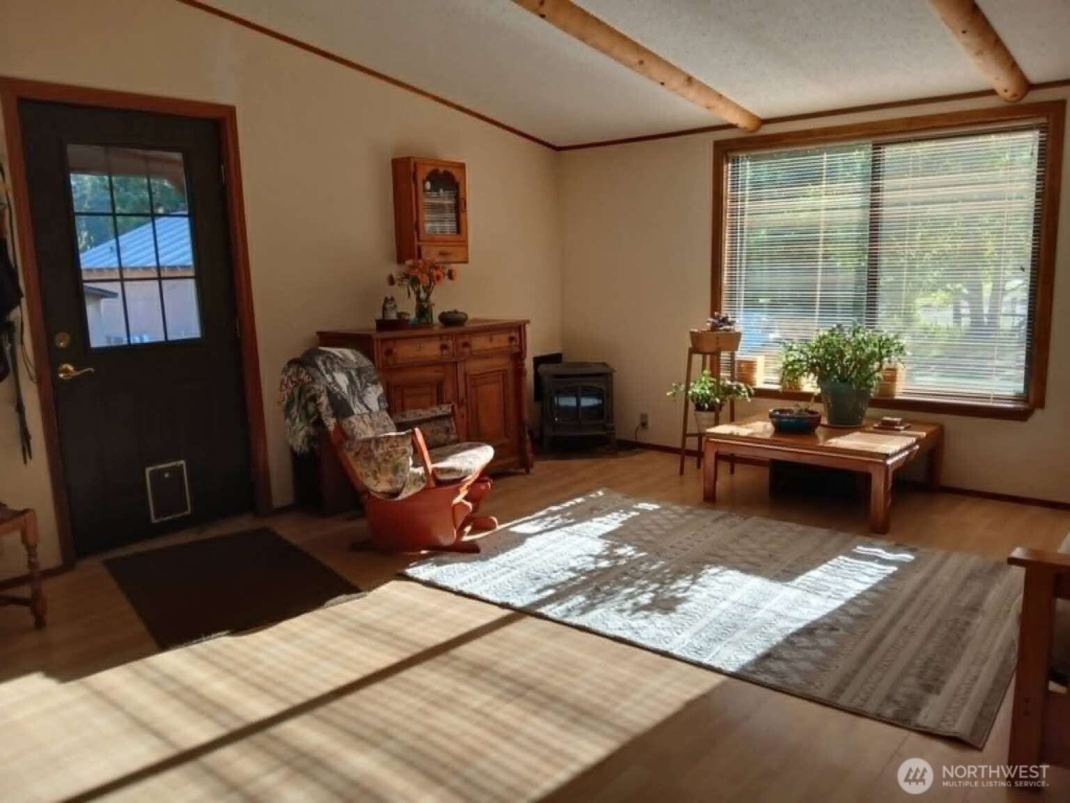 18555 Hazel Lane Property Photo 4