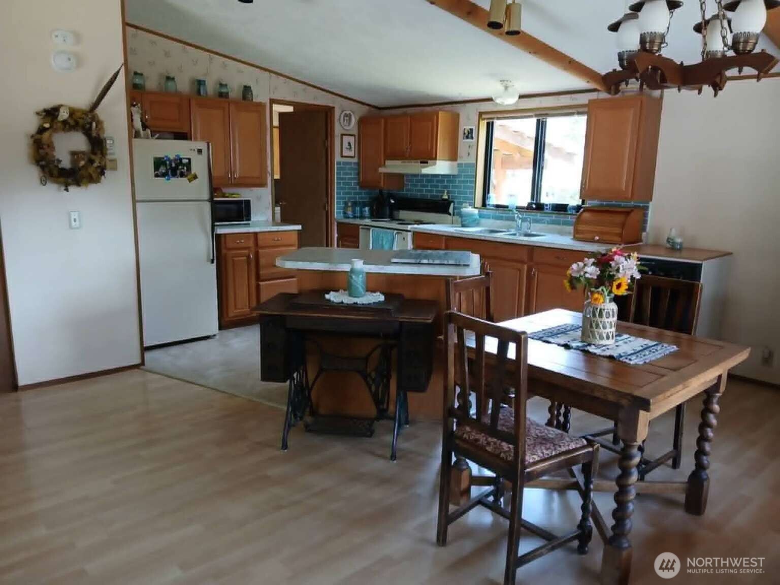 18555 Hazel Lane Property Photo 5