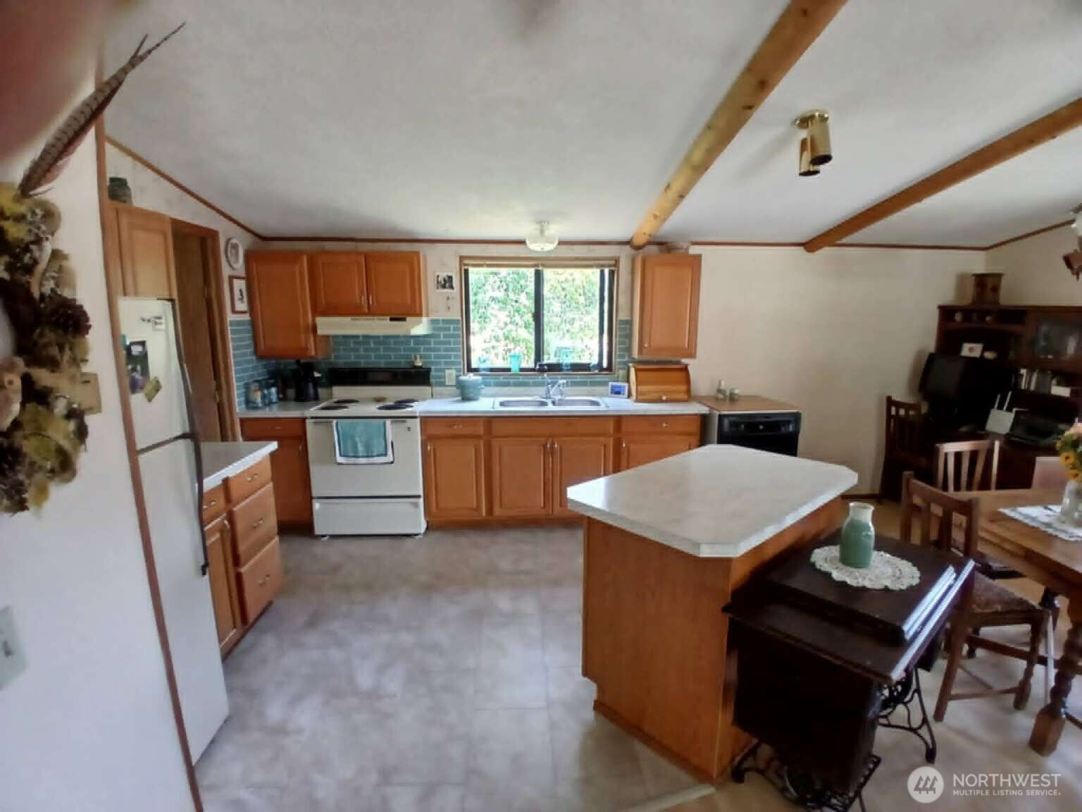 18555 Hazel Lane Property Photo 7