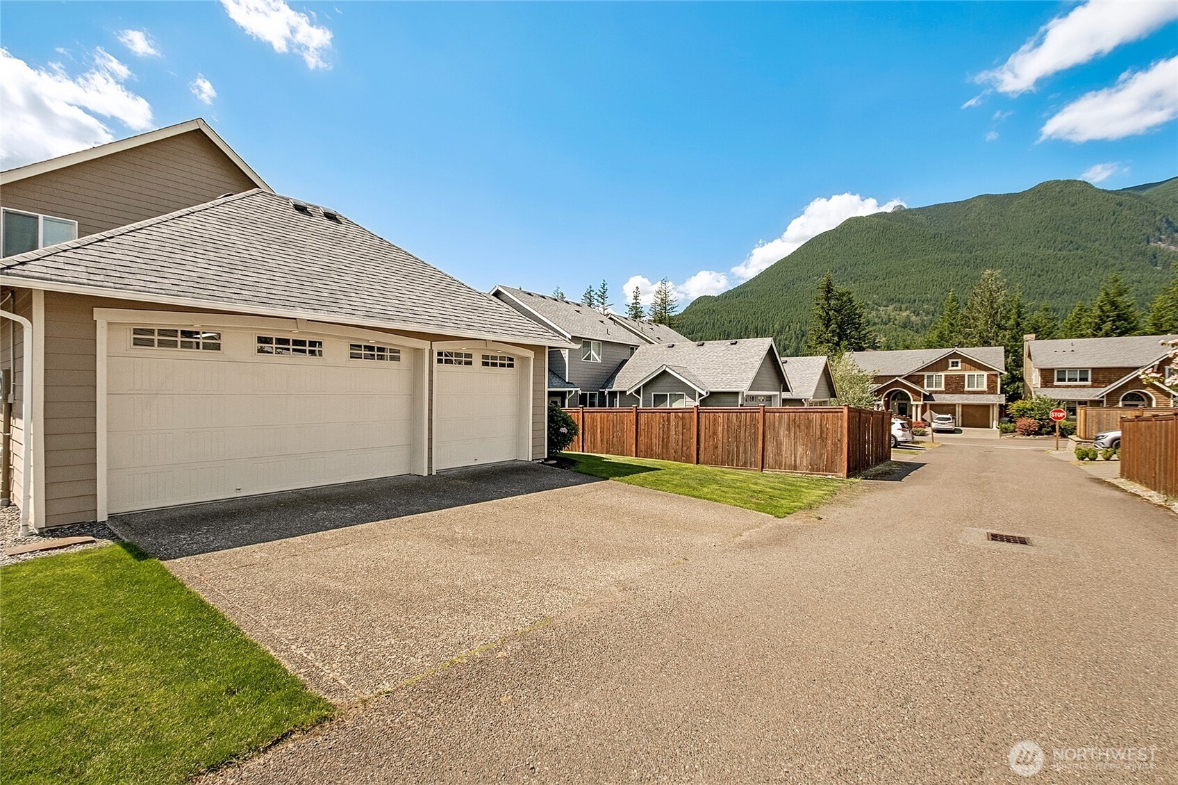 1670 Eagles Nest Place Property Photo 32
