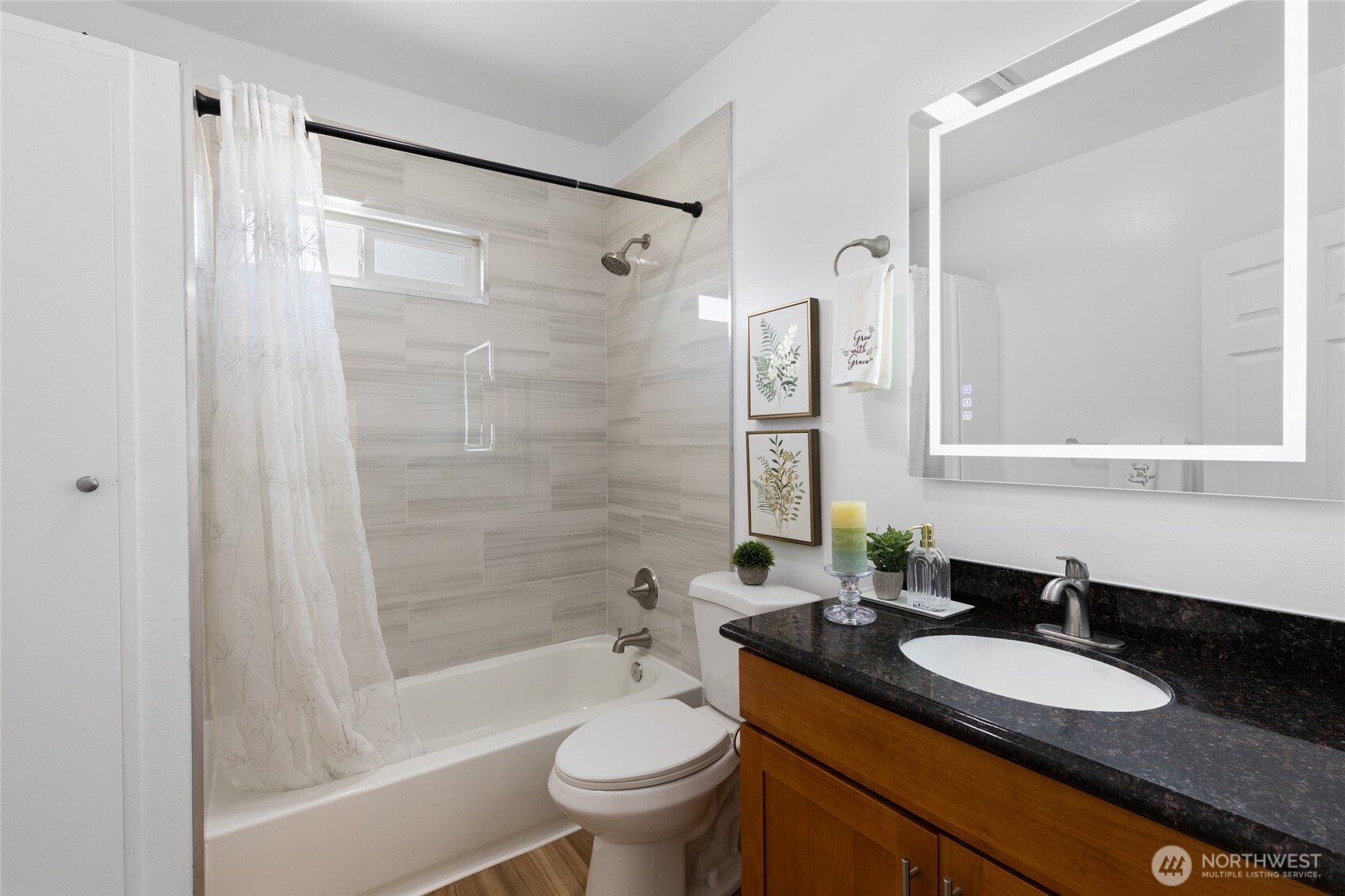 950 I Street Property Photo 12
