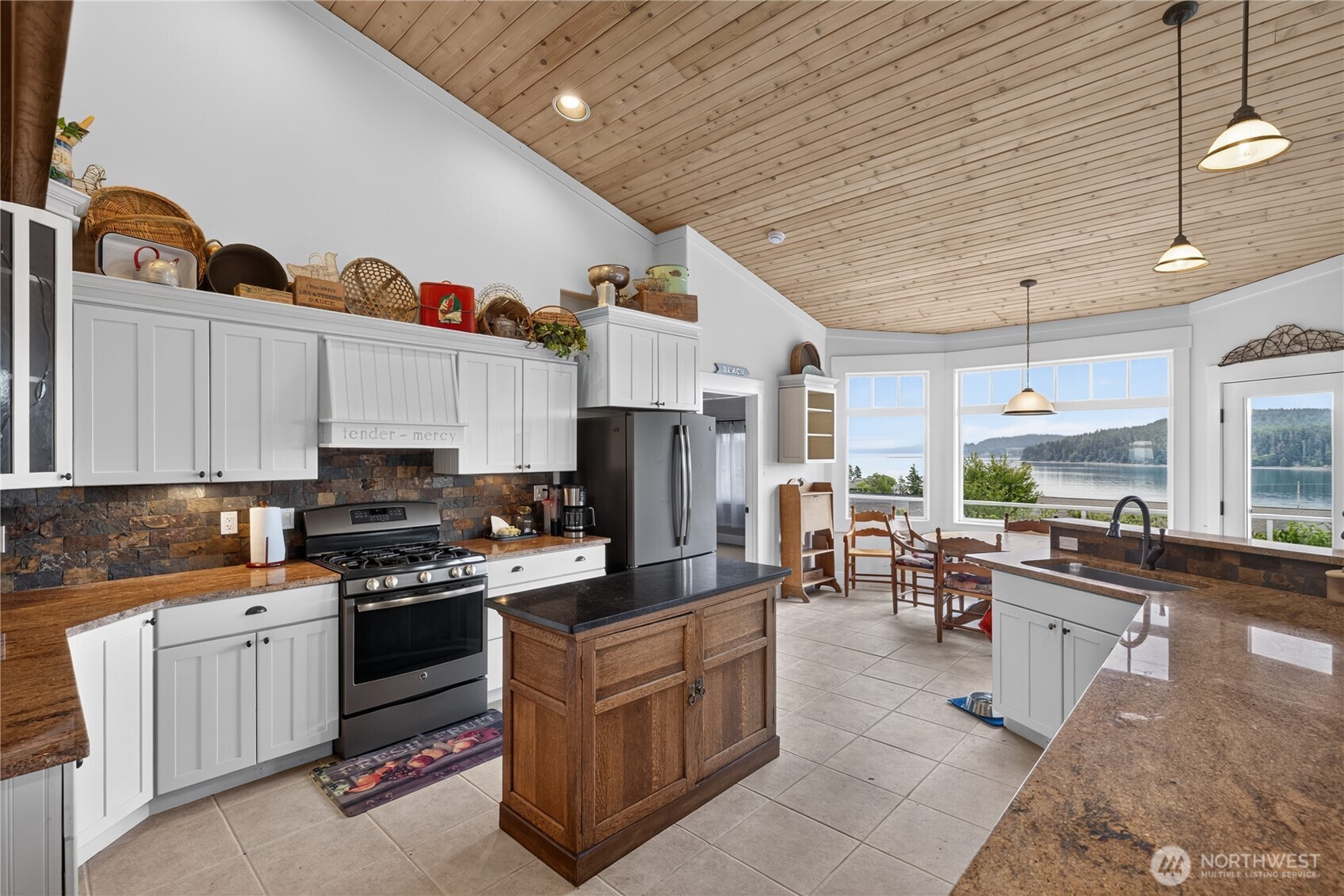 6426 Ivy Street Property Photo 15