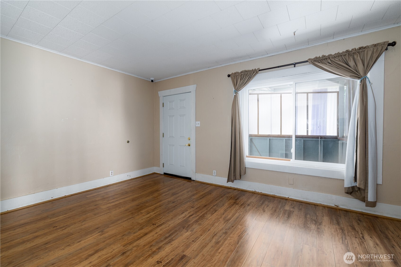 634 Dearborn Avenue Property Photo 6