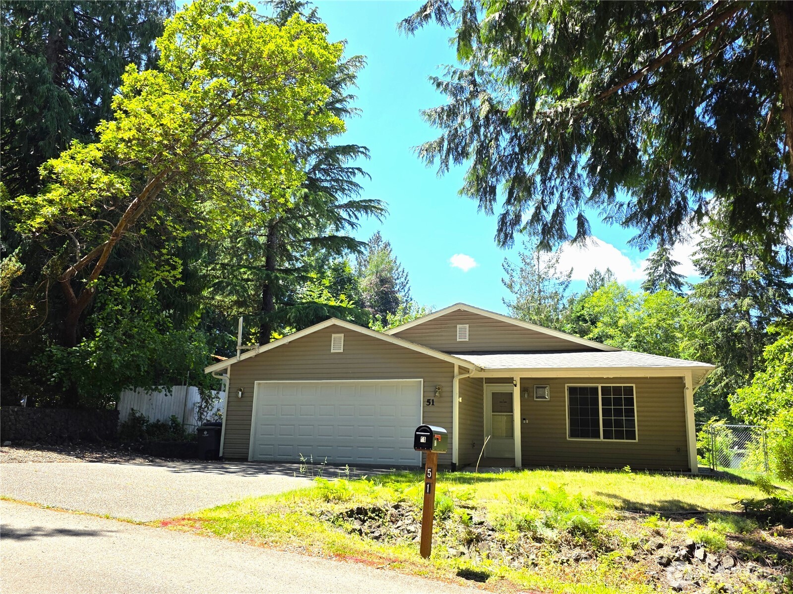 51 Se Cabana Avenue Property Photo 1