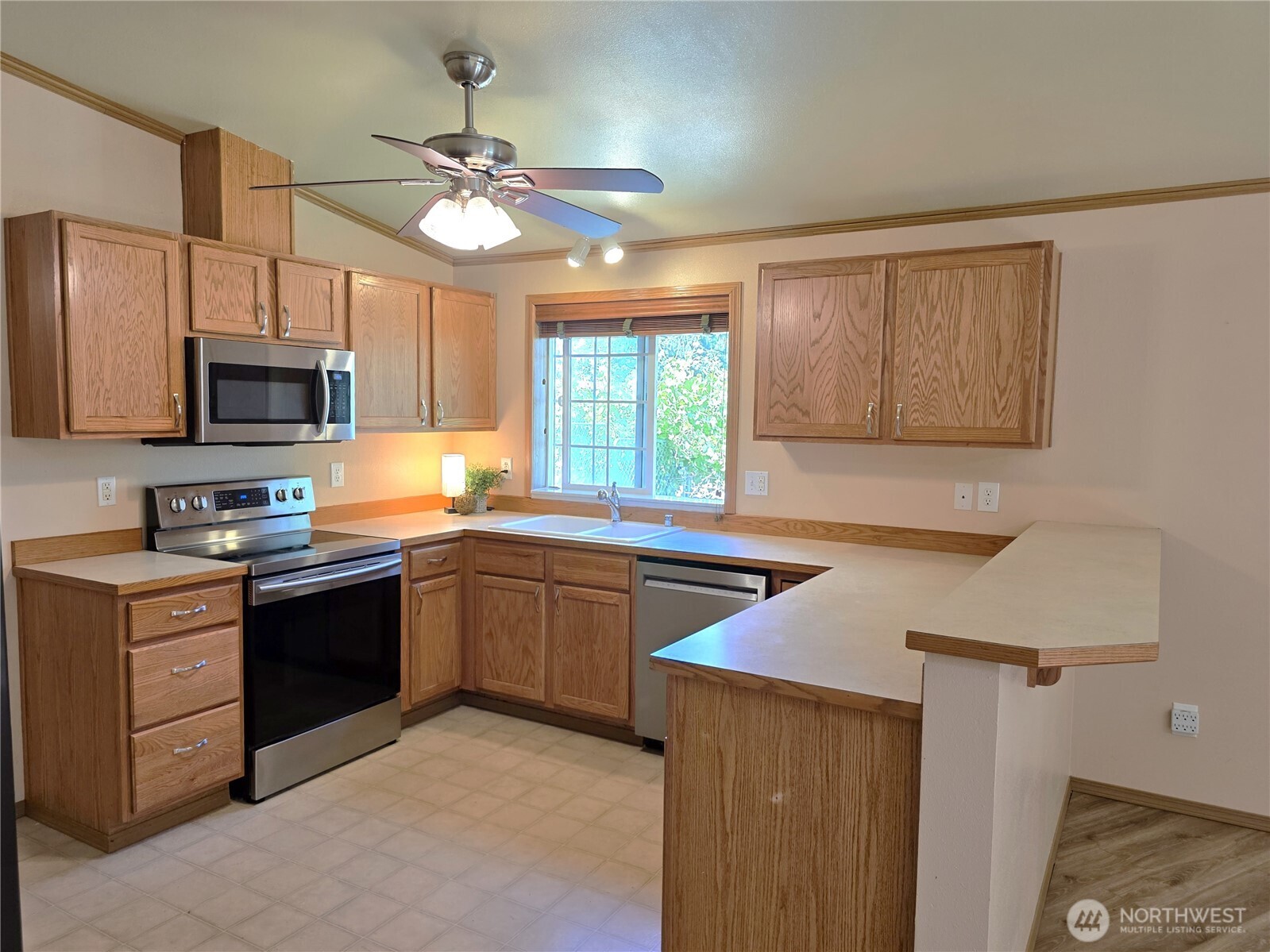 51 Se Cabana Avenue Property Photo 7