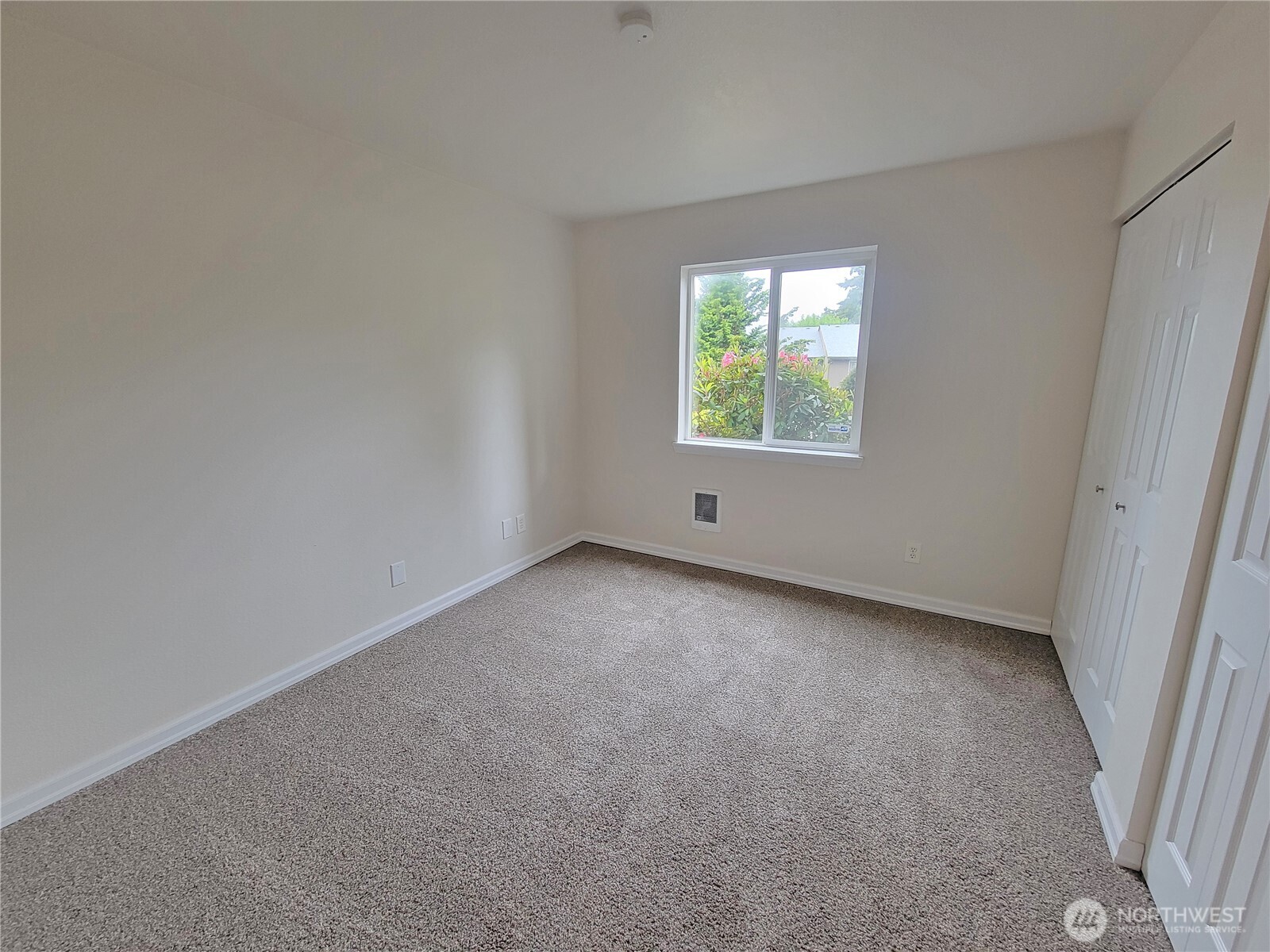 1505 N Visscher Street P-103 Property Photo 4