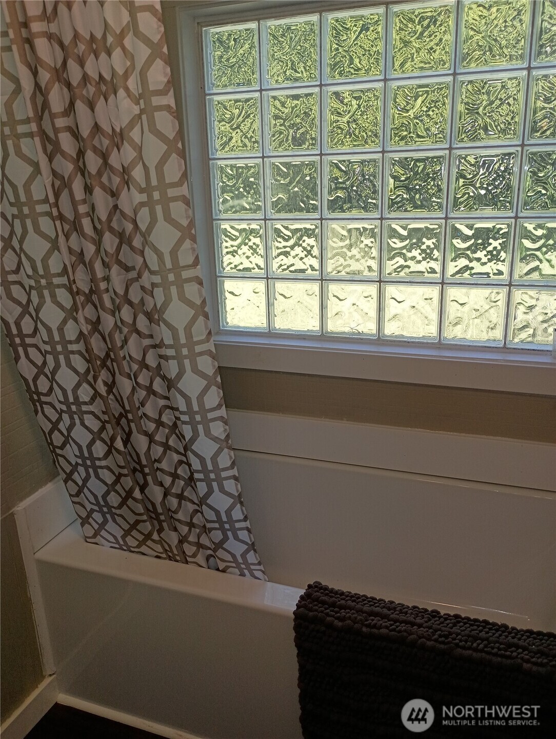 8 Griffard Street Property Photo 38