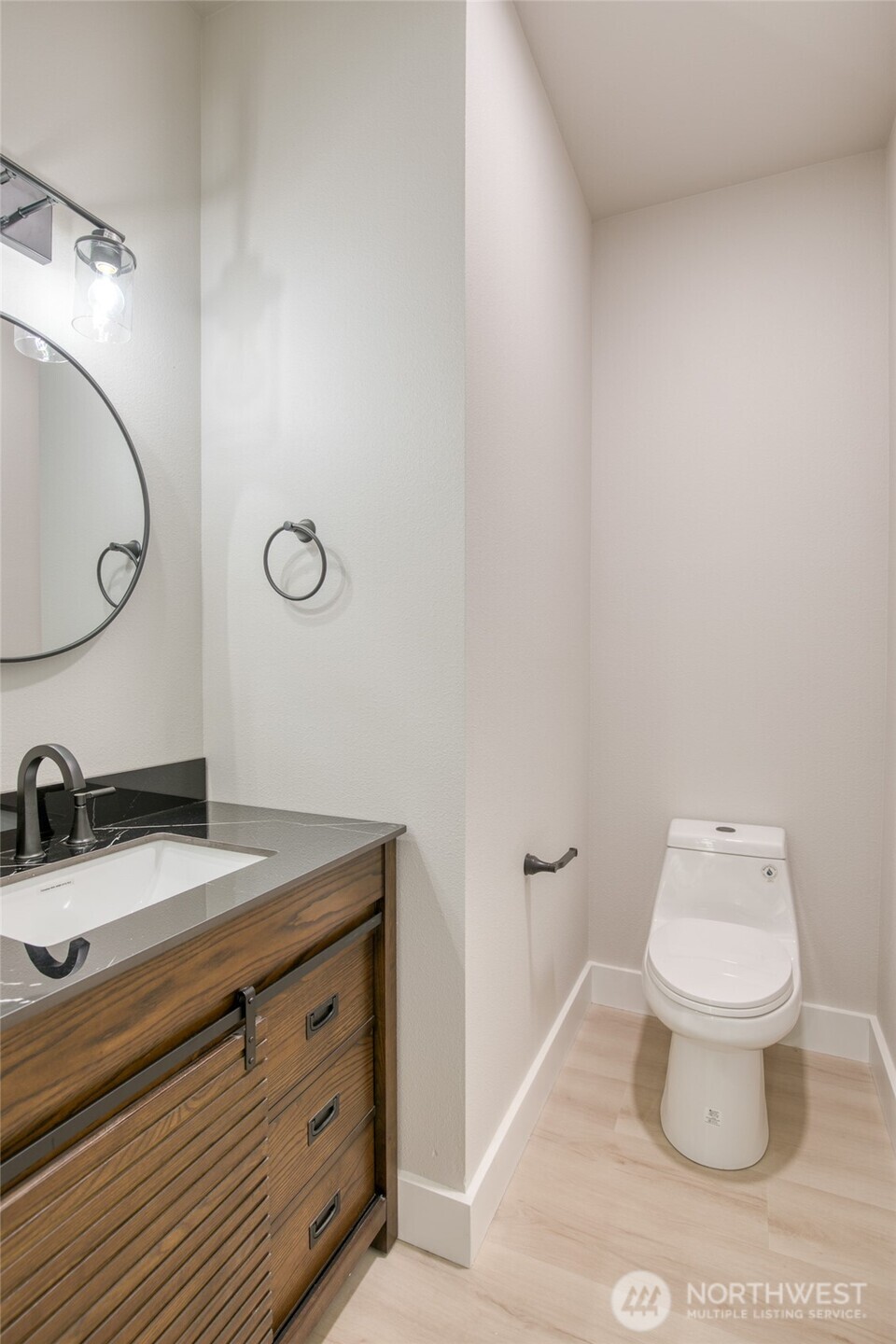 1408 Grays Point Lane Property Photo 4