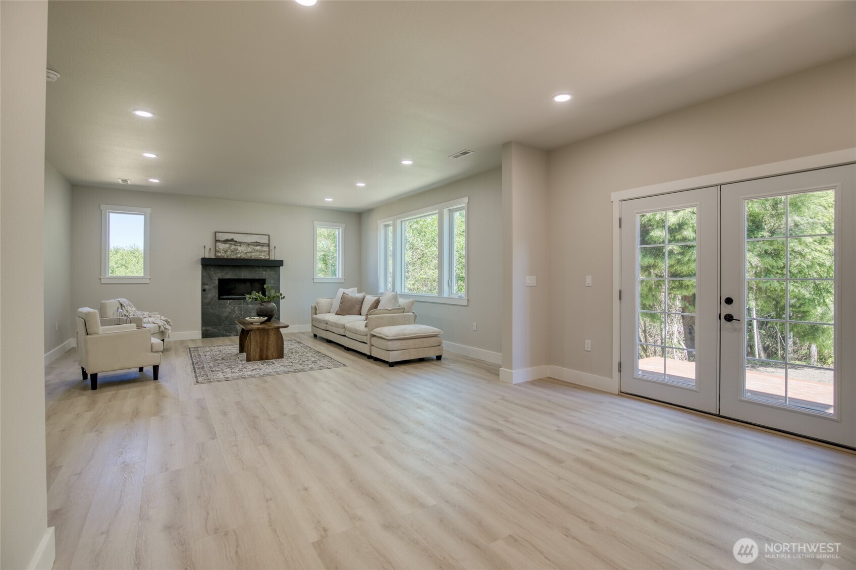 1408 Grays Point Lane Property Photo 12