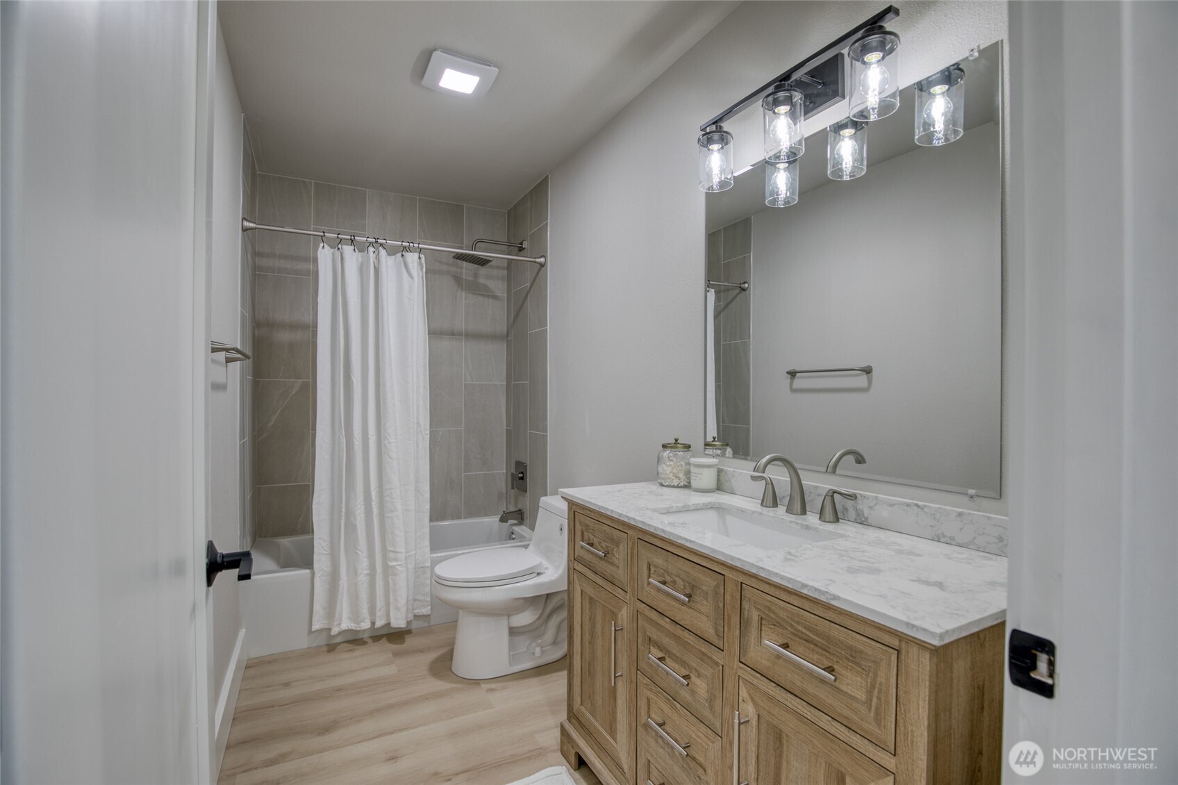 1408 Grays Point Lane Property Photo 27