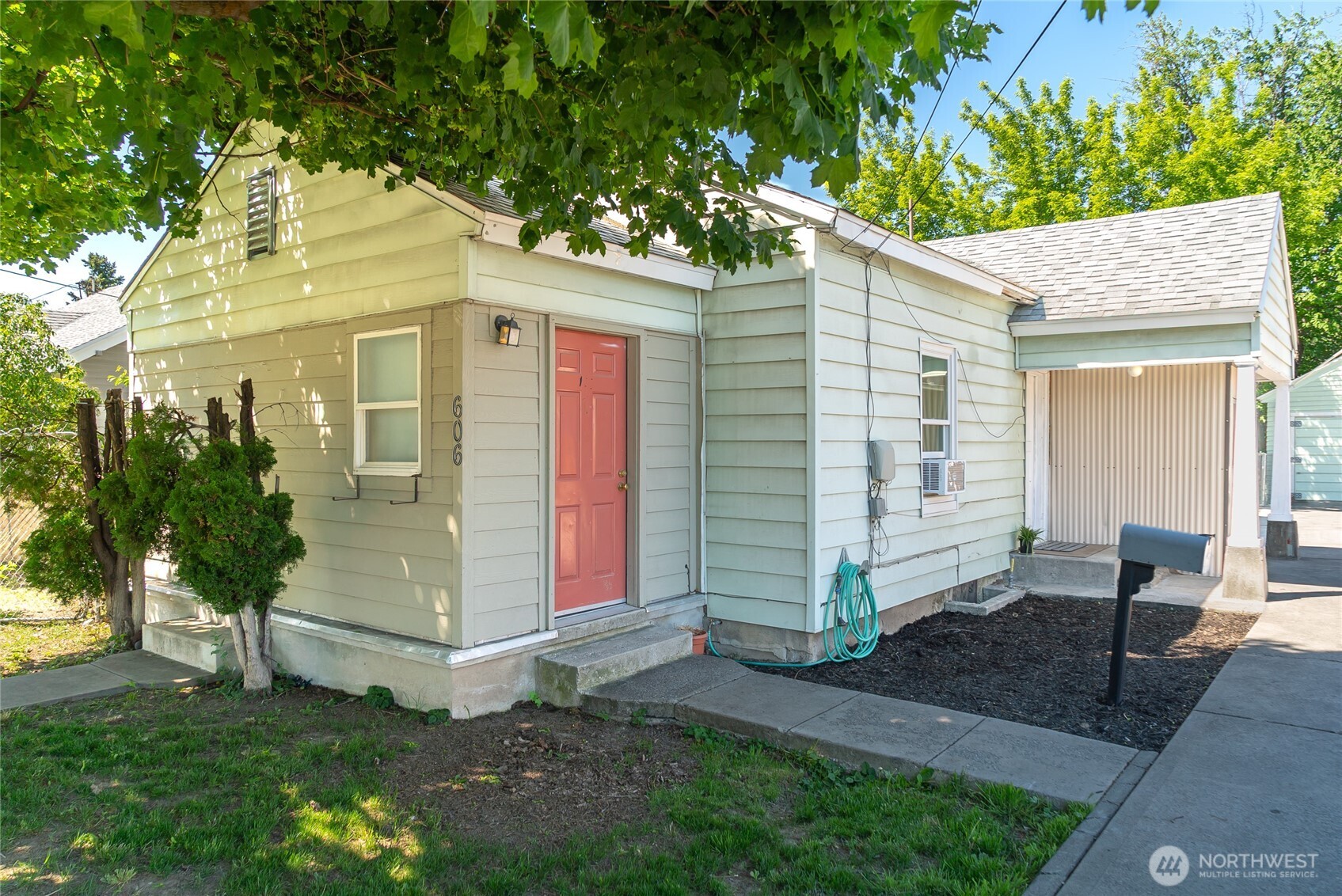 606 S Miller Street Property Photo 2