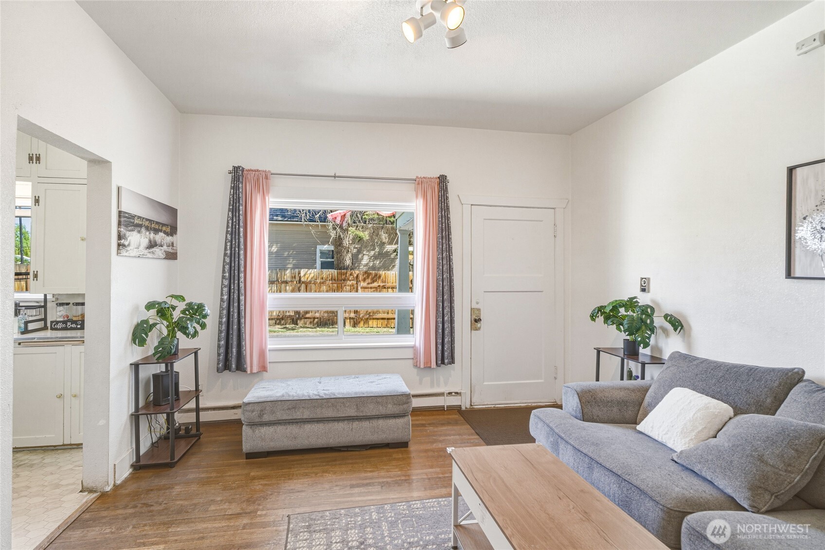 606 S Miller Street Property Photo 4