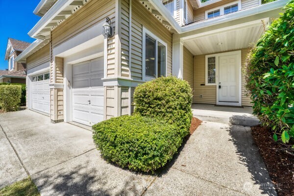 27426 Maple Ridge Way Property Photo 3