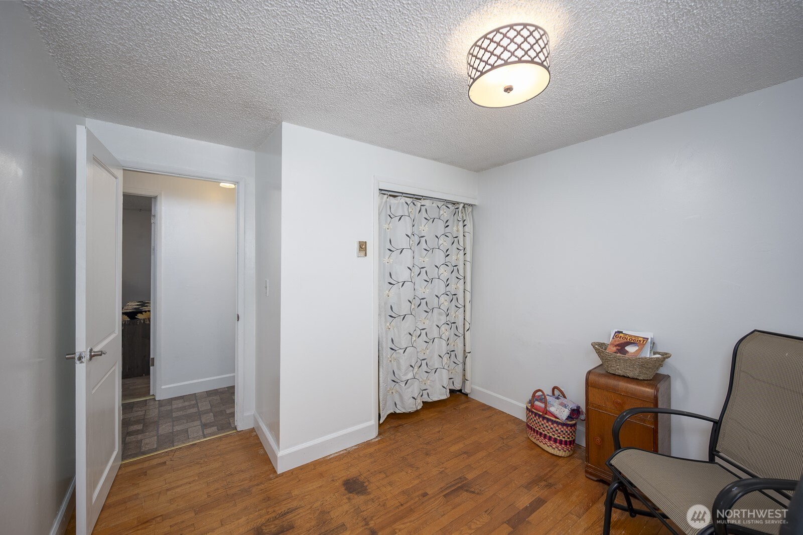 1228 E Lake Street Property Photo 6