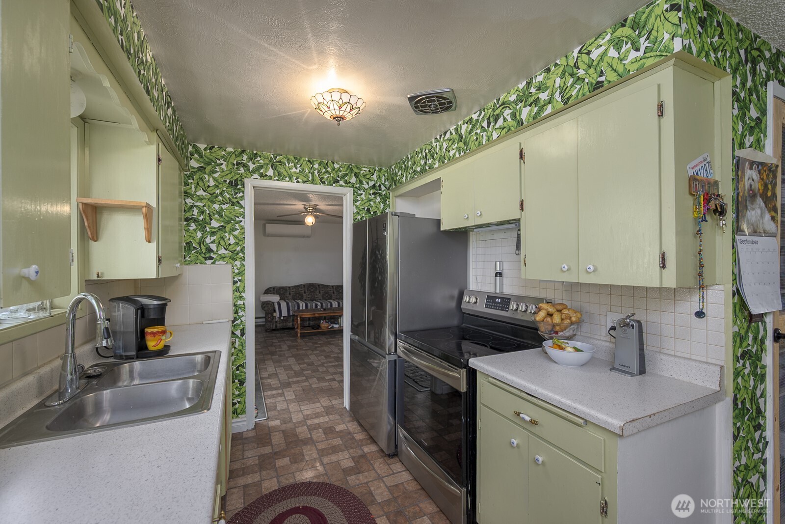 1228 E Lake Street Property Photo 10