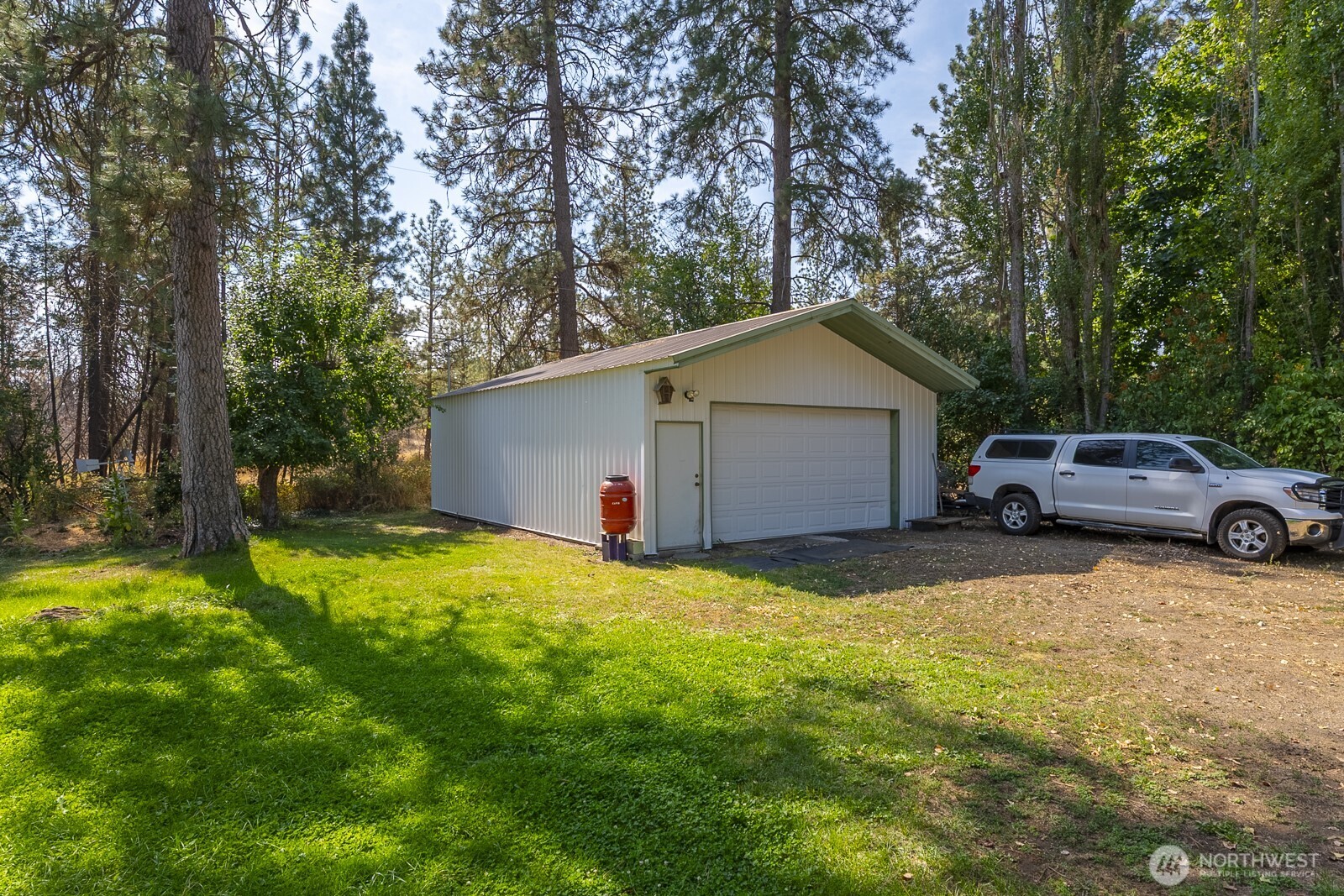 1228 E Lake Street Property Photo 12