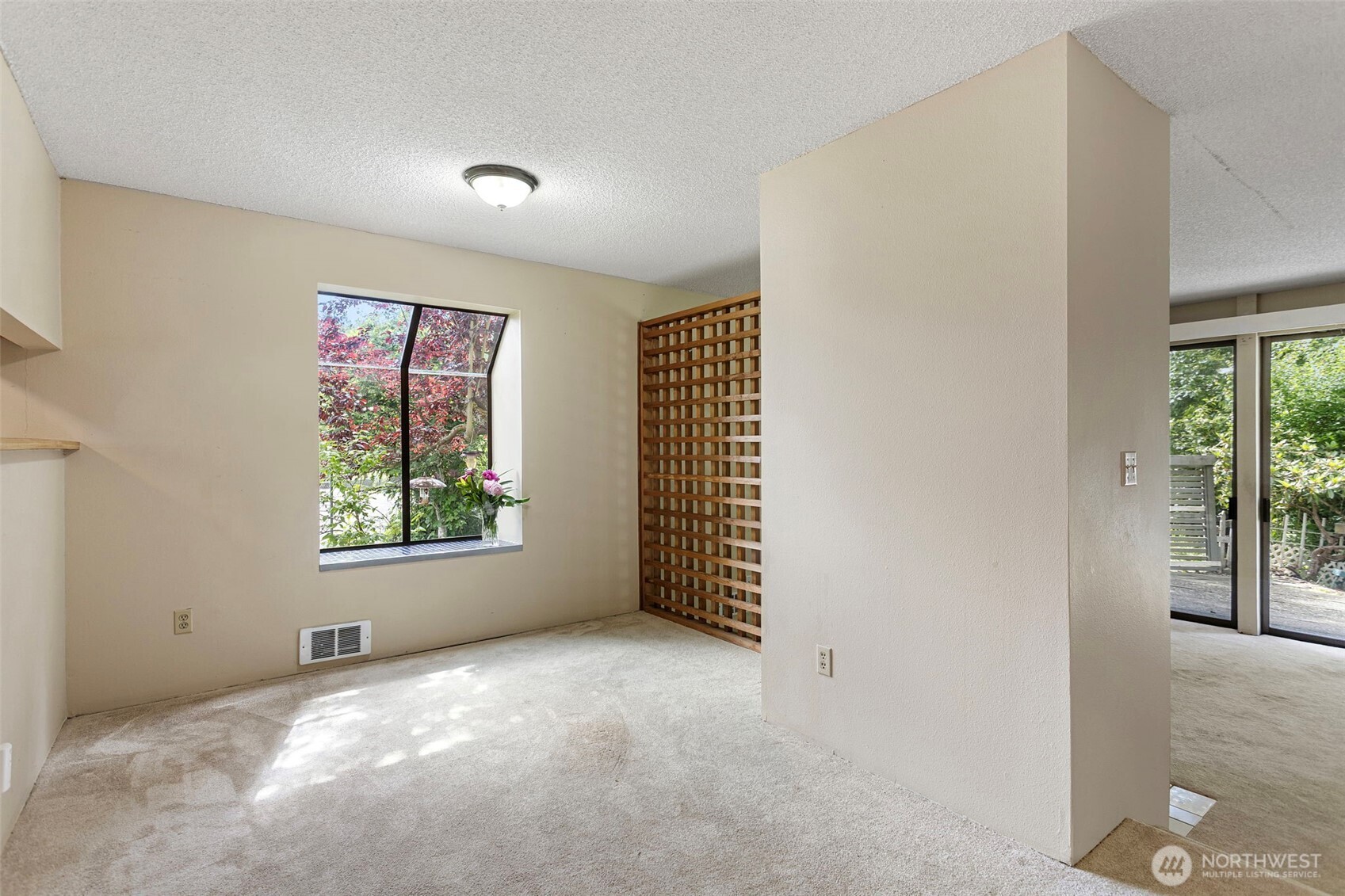 22703 Lakeview Drive E1 Property Photo 4