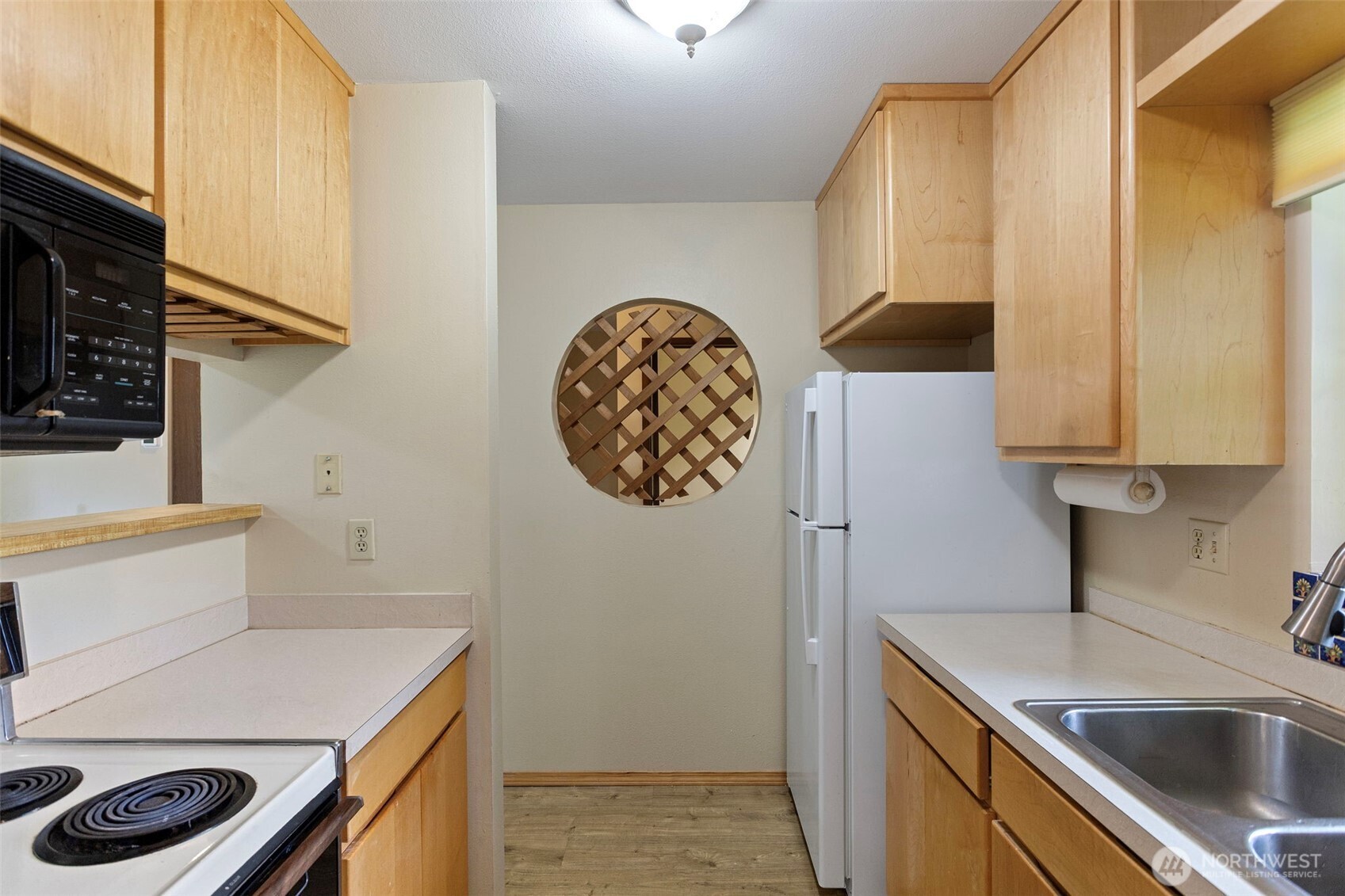 22703 Lakeview Drive E1 Property Photo 7