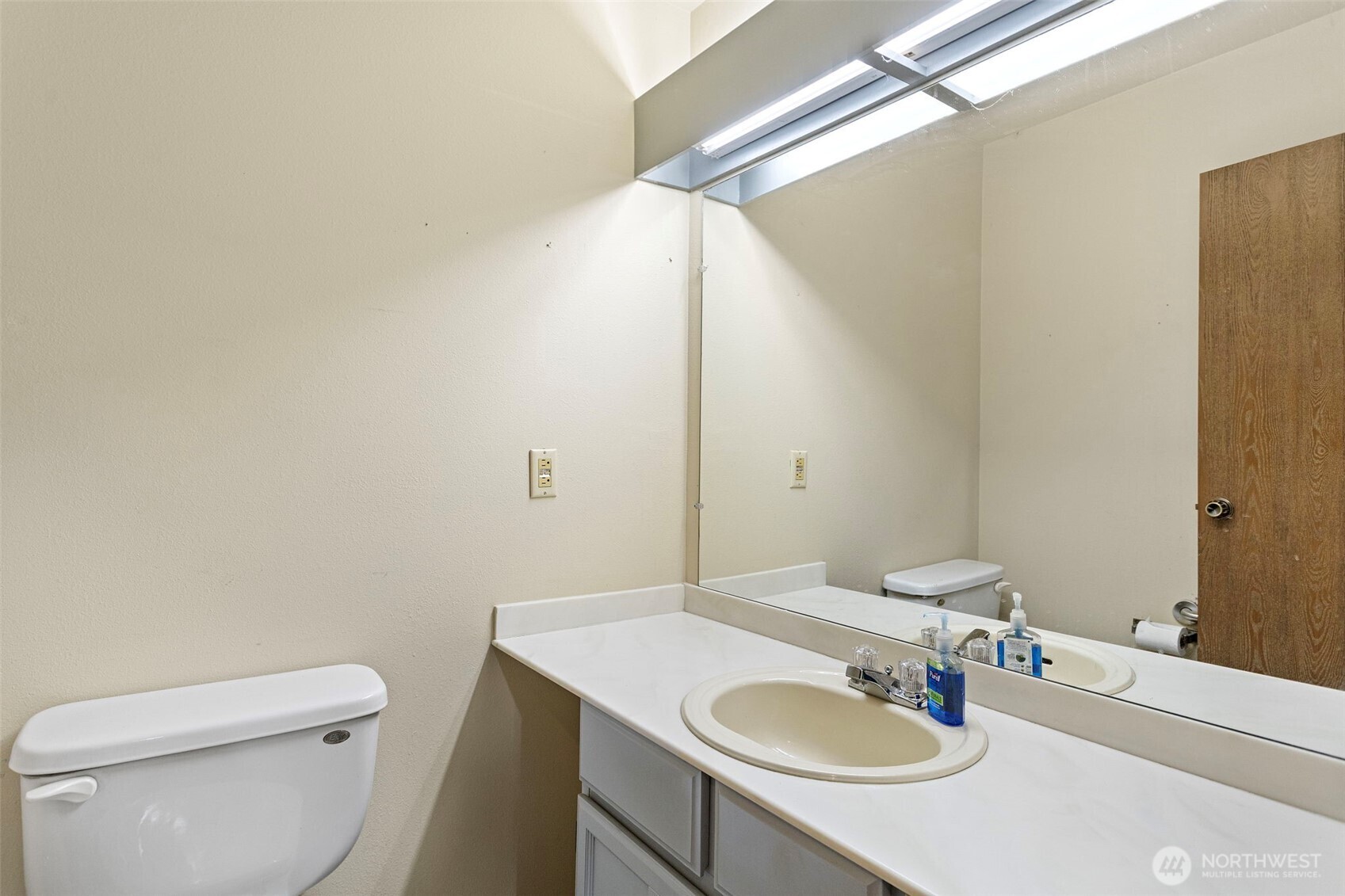 22703 Lakeview Drive E1 Property Photo 8
